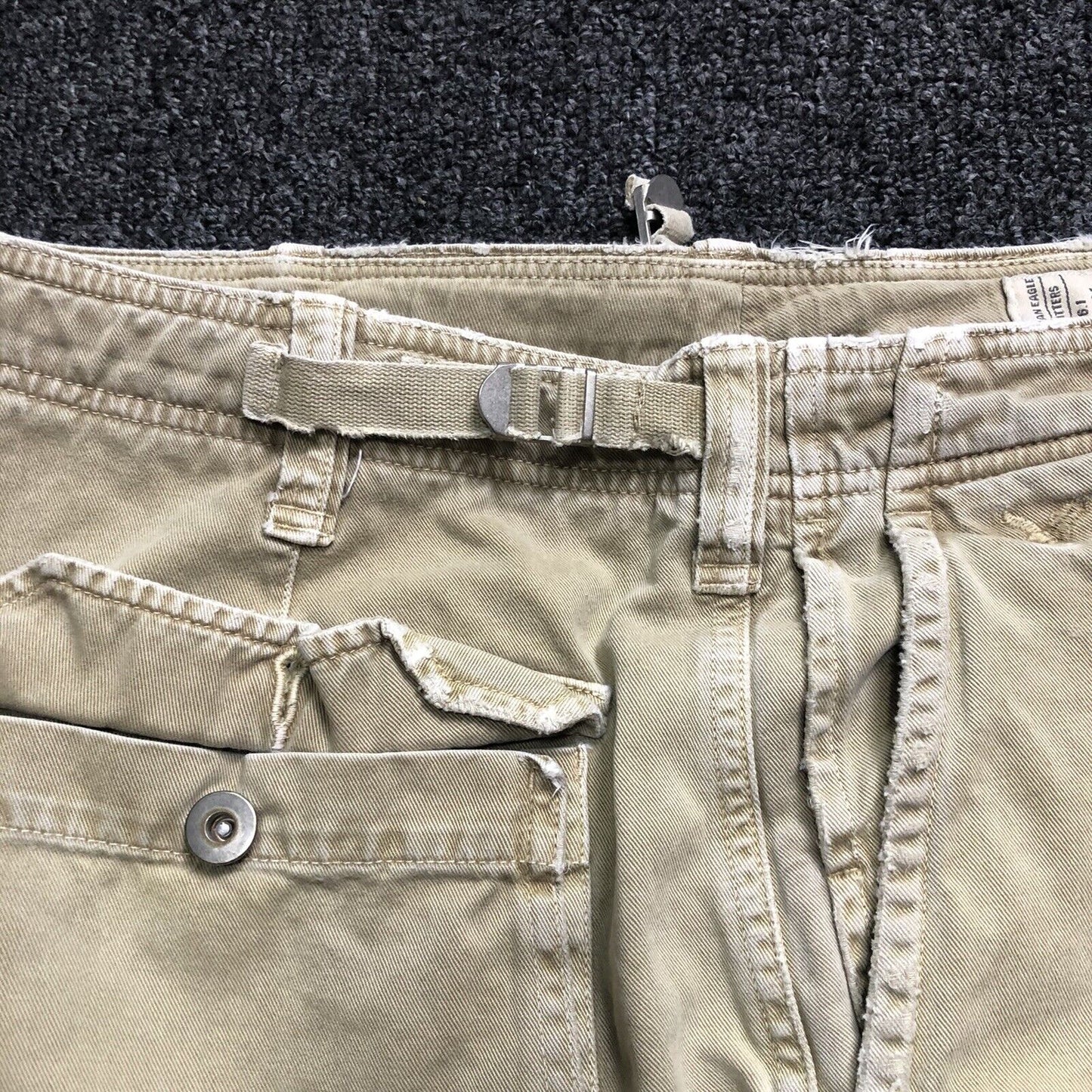 American Eagle Shorts Mens Size 33 Color Khaki. 1715300