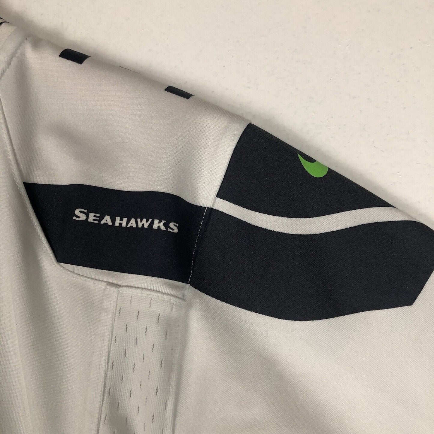 Nike NFL Seahawks Jersey Unisex Youth M White Short Sleeve Lightweight Pre-Owned