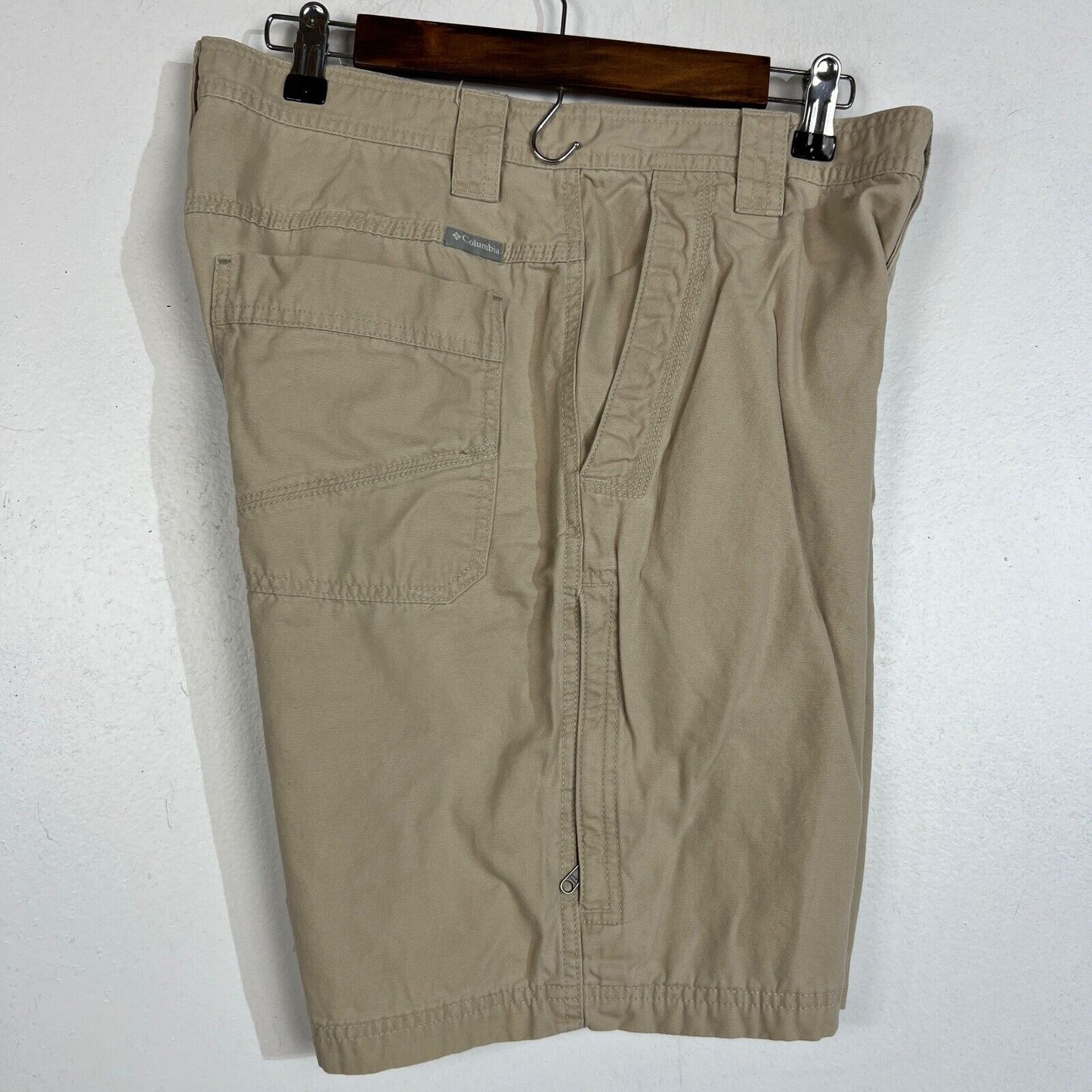 Columbia Chino Shorts Men's Size 32 Color Beige Casual