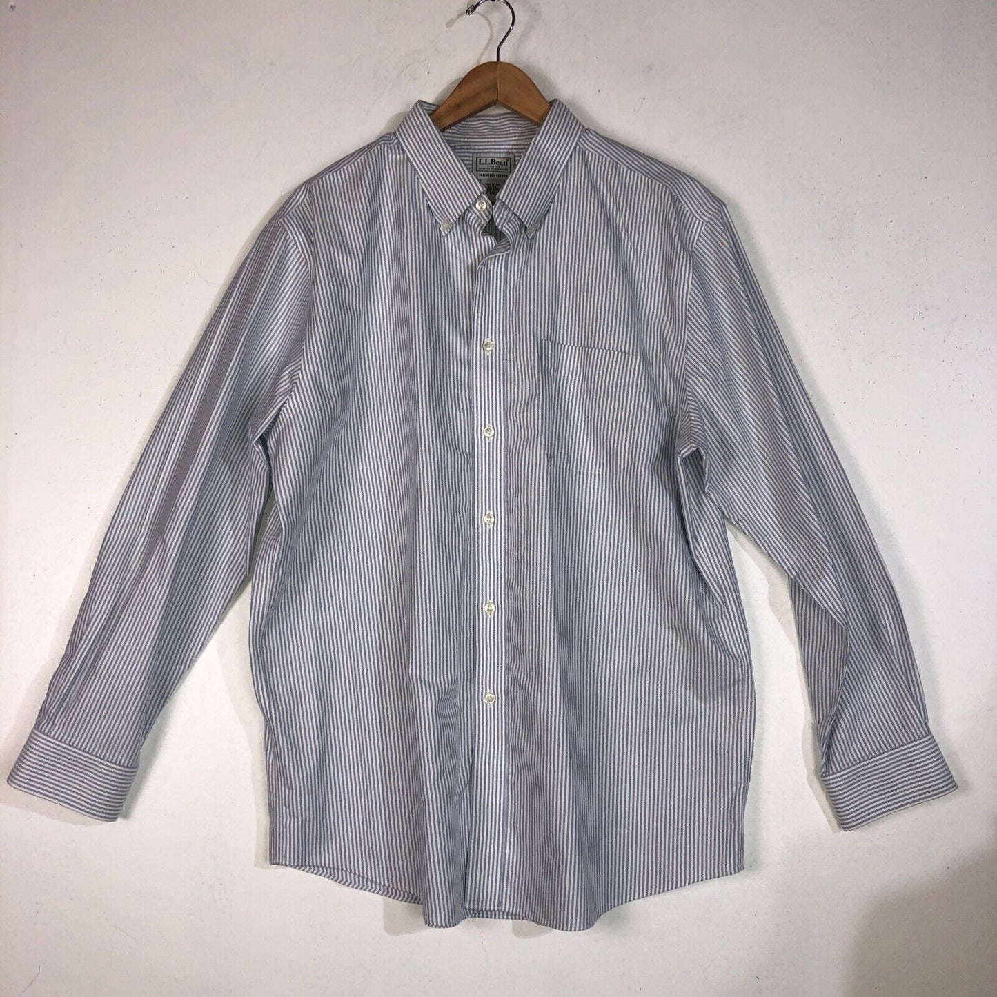 L.L. Bean Button Down Shirt Mens Size 17-34 Color Blue/White
