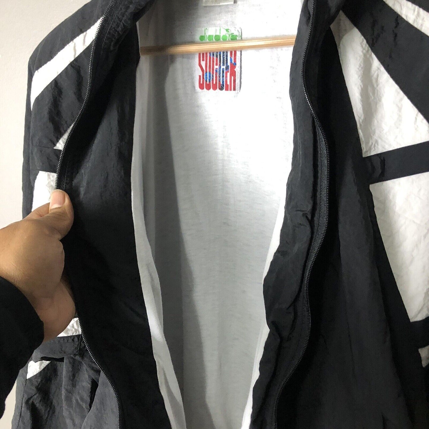 Diadora Women’s Full Zip Soccer Jacket Size Large Black & White