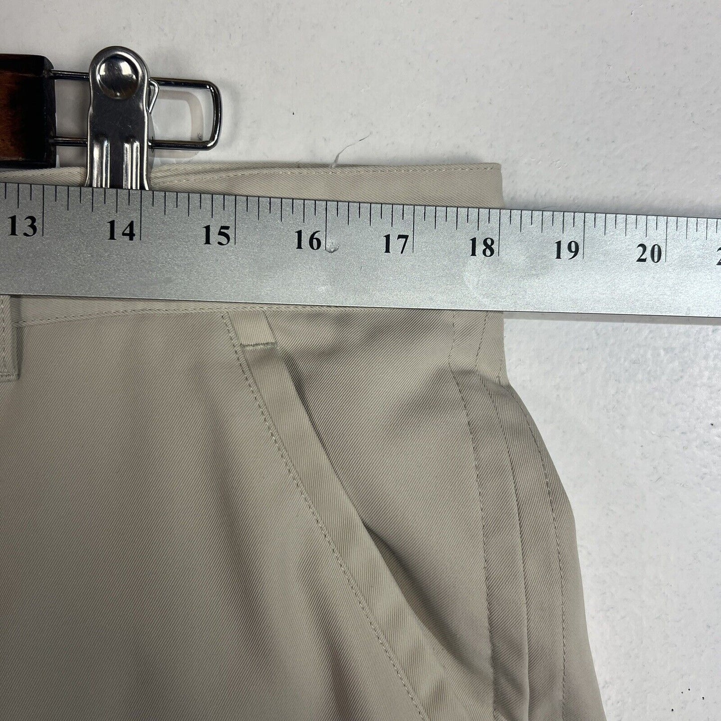 Izod Golf Shorts Men’s Size 36 Khaki (0548)
