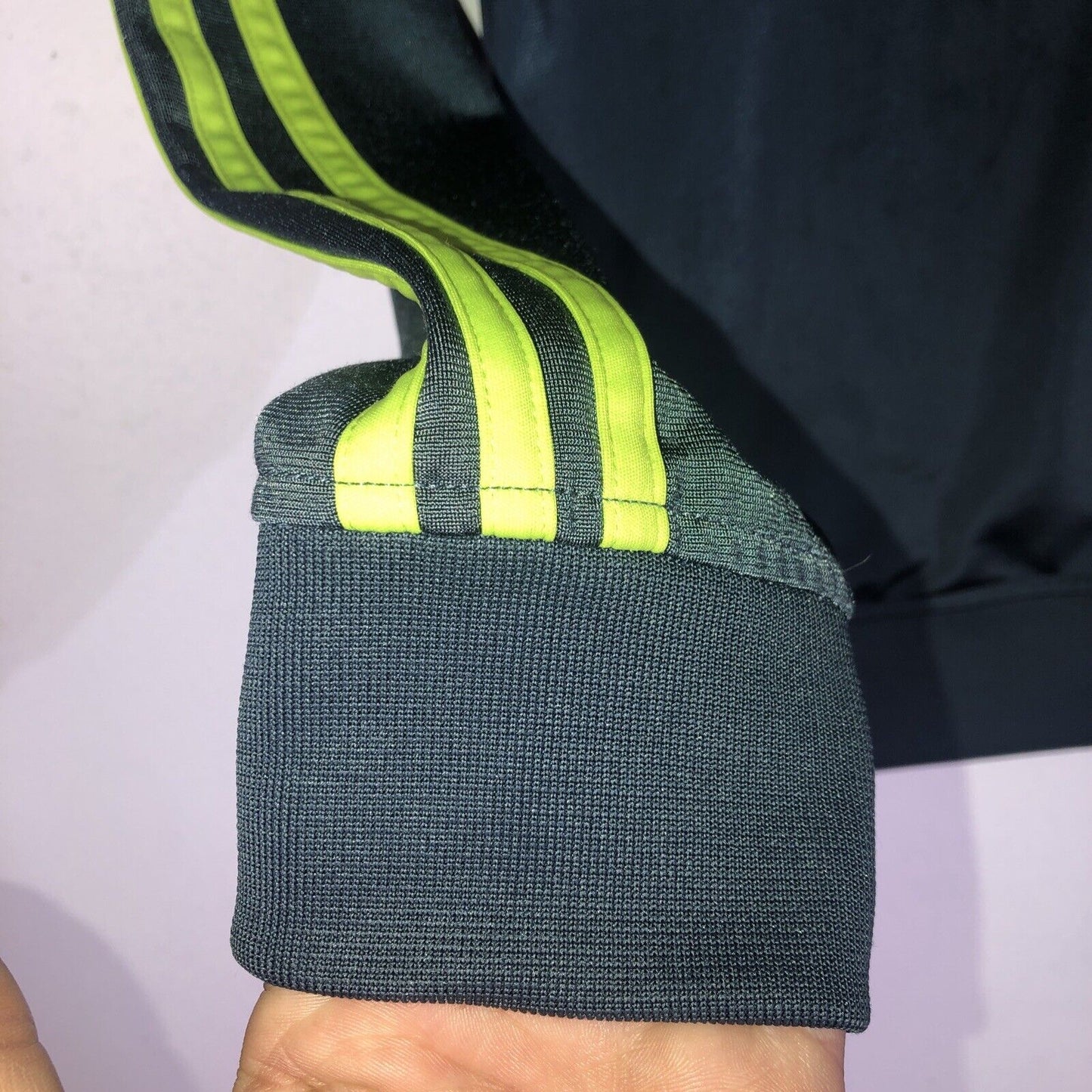 Adidas Jacket Womens Large 14/16 Color Gray