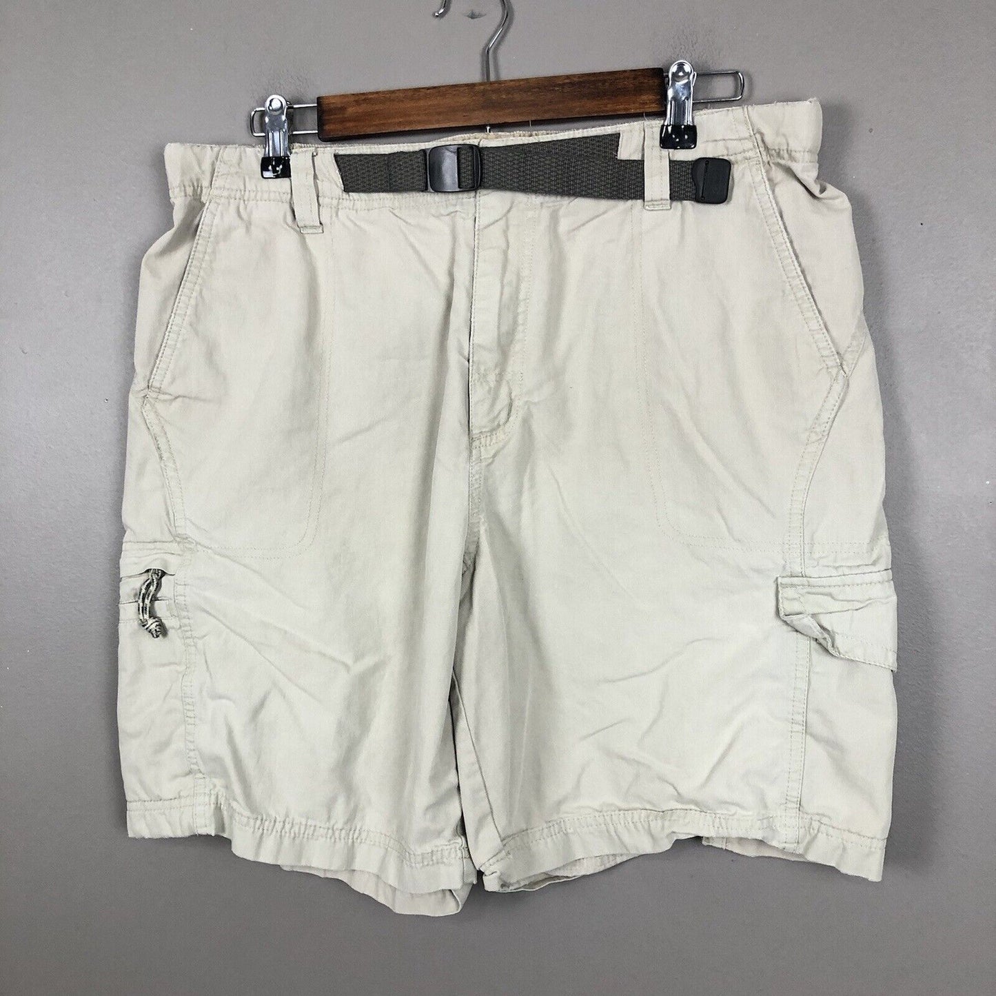 Columbia Men’s Cargo Shorts Size 36W Color Beige Outdoor