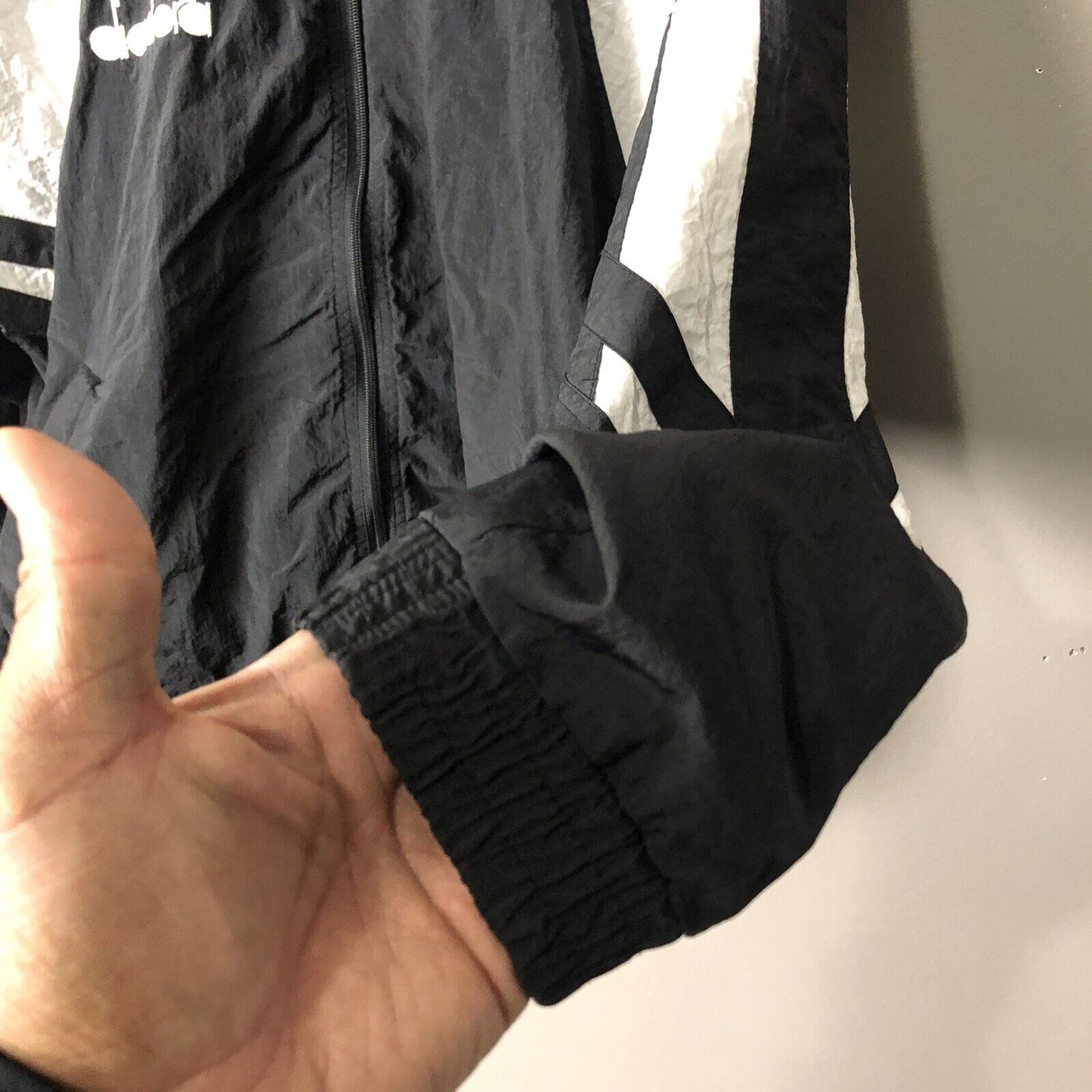 Diadora Women’s Full Zip Soccer Jacket Size Large Black & White