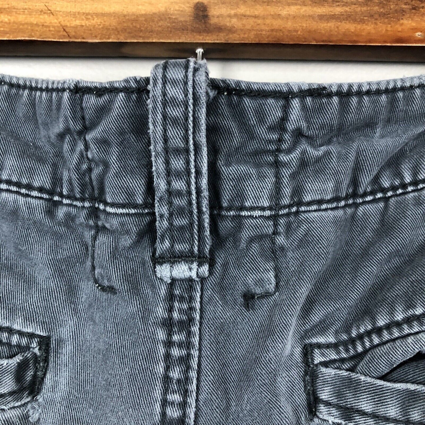 Hollister Men’s Chino Shorts Size 30 Color Gray