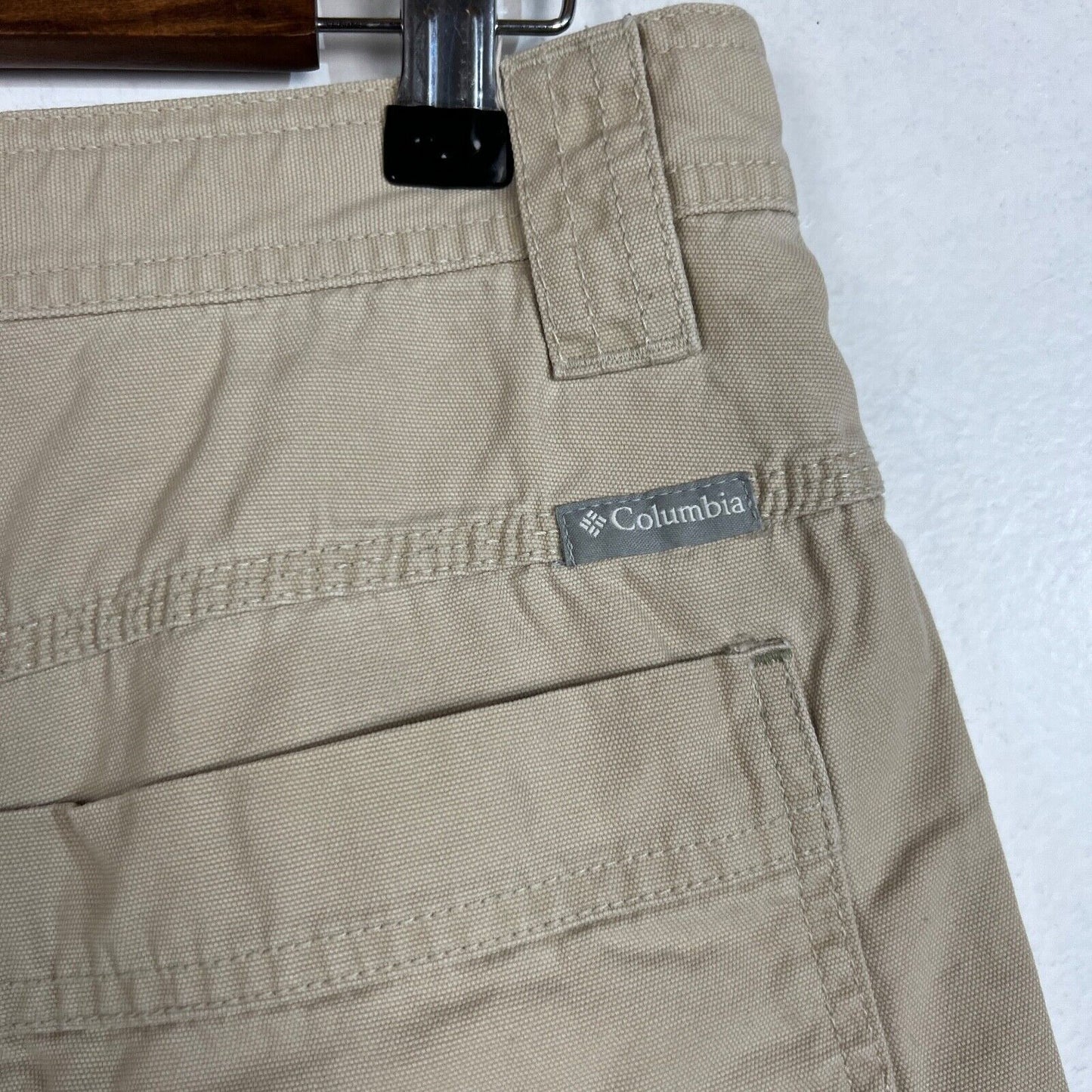 Columbia Chino Shorts Men's Size 32 Color Beige Casual