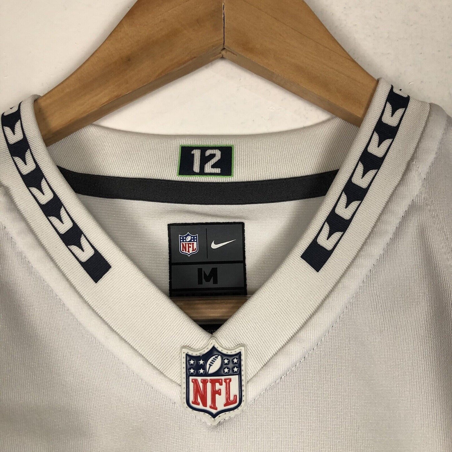 Nike NFL Seahawks Jersey Unisex Youth M White Short Sleeve Lightweight Pre-Owned