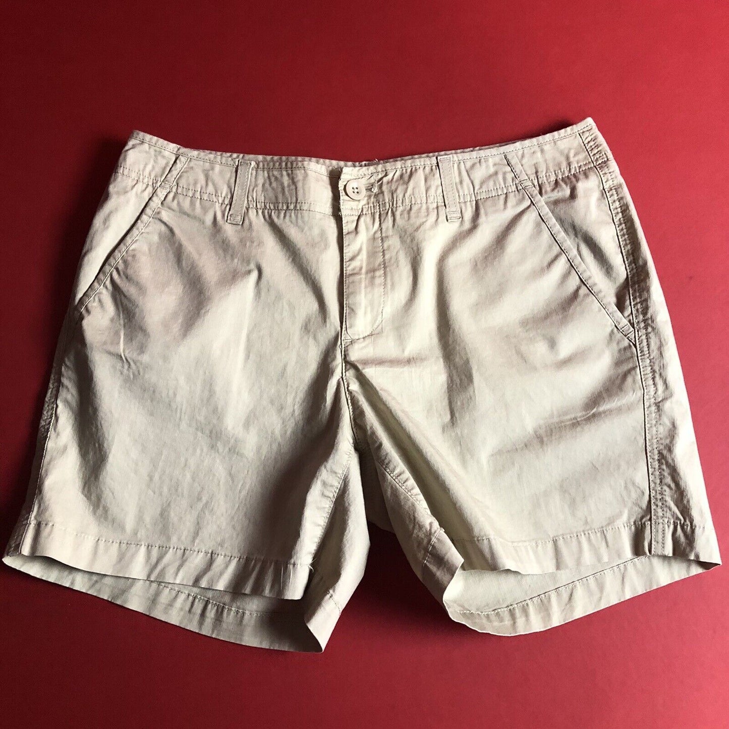 Eddie Bauer Short Womens Size 8 Color Khaki. 0431