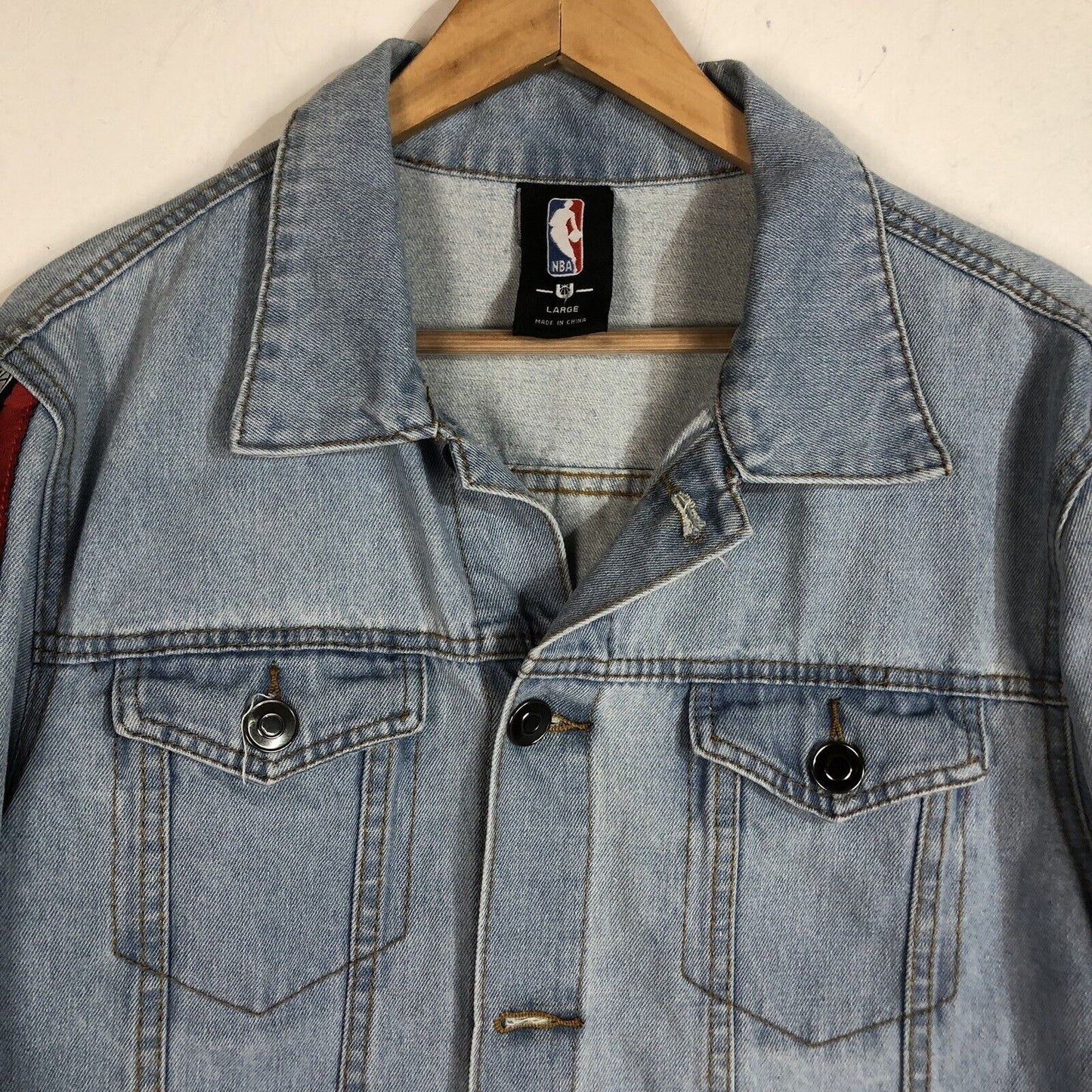 NBA Jean Jacket Men’s Size Large Multicolor (38 Logos On Jacket) Heavyweight
