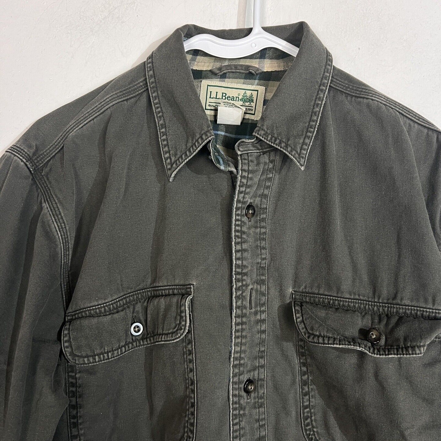 L.L. Bean Shirt Men’s Medium Green Long Sleeve Button Up