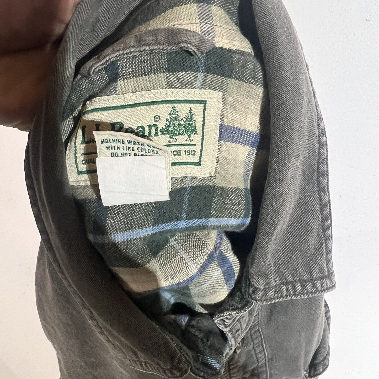 L.L. Bean Shirt Men’s Medium Green Long Sleeve Button Up