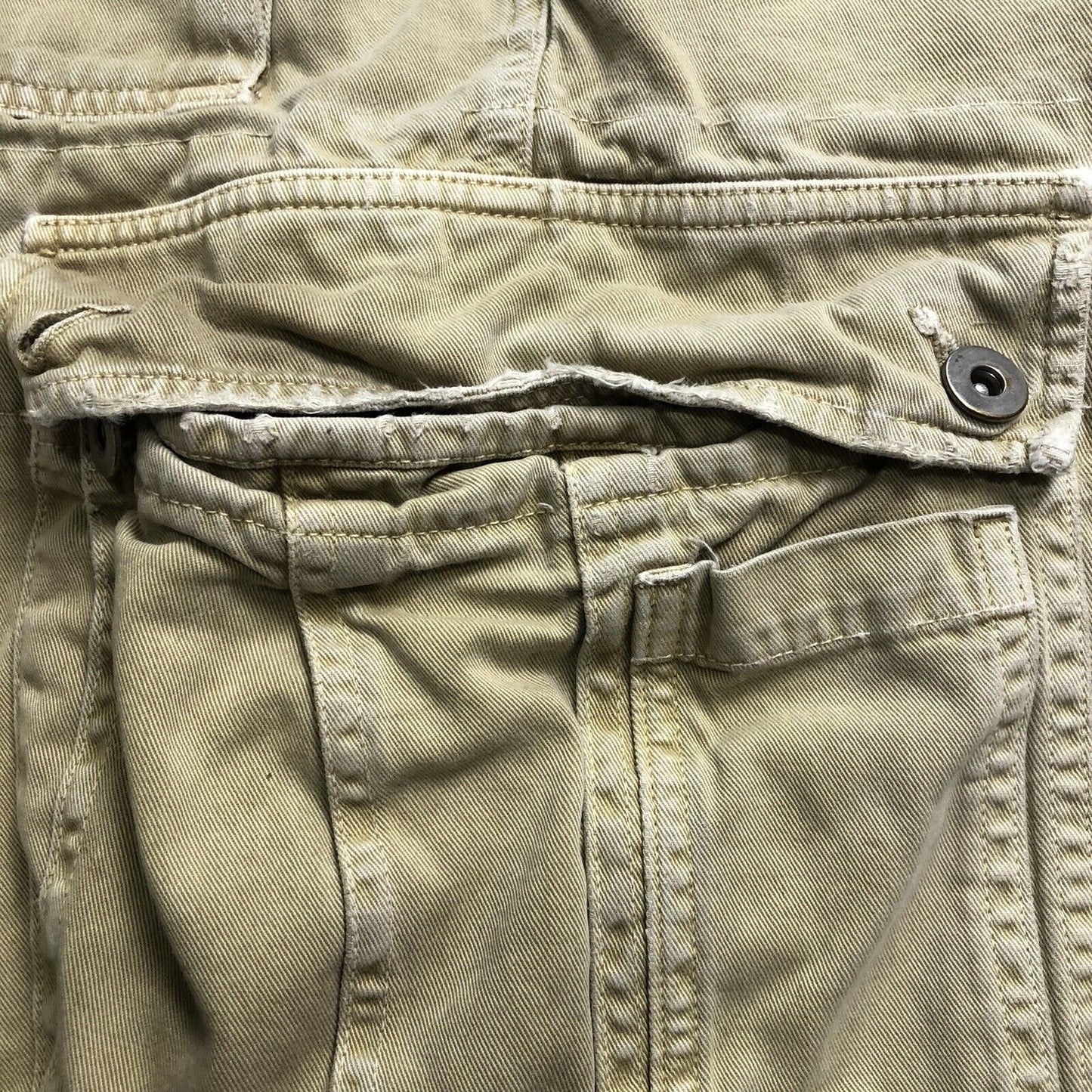 American Eagle Shorts Mens Size 33 Color Khaki. 1715300