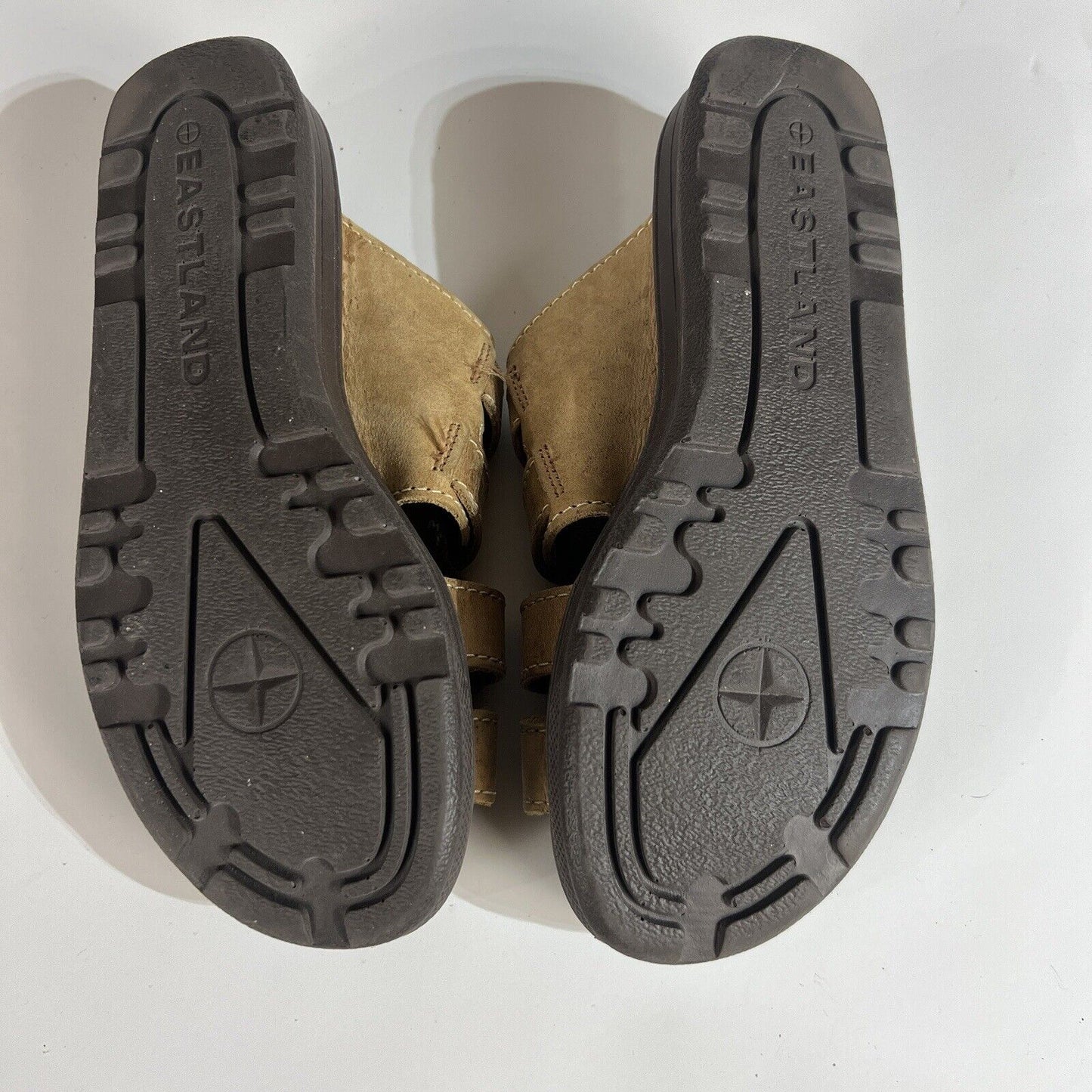 Eastland Leather Sandals Women’s Sixe 9 Beige Slip On Casual Made In USA