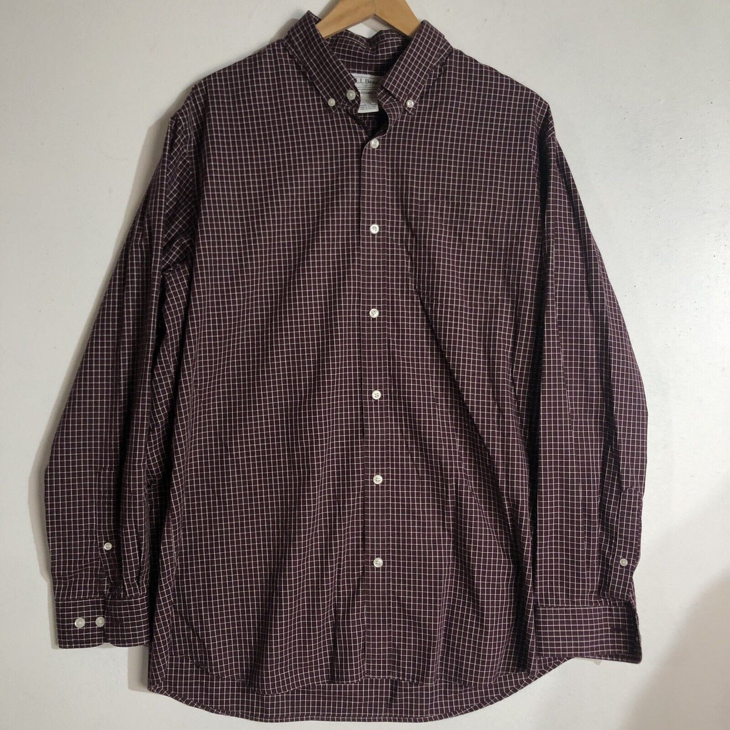 L.L. Bean Shirt Men’s Size Large Maroon & White Long Sleeve Button Down (Plaid)