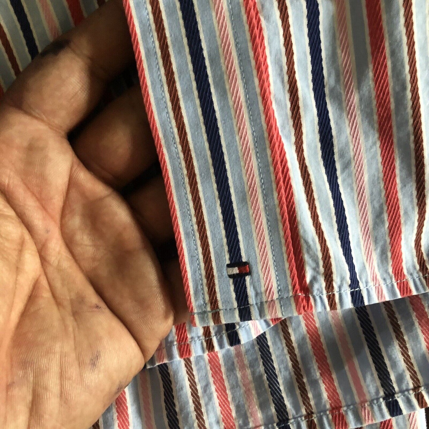 Tommy Hilfiger Men’s Button Up Shirt Size Medium Multicolor Long Sleeve Casual