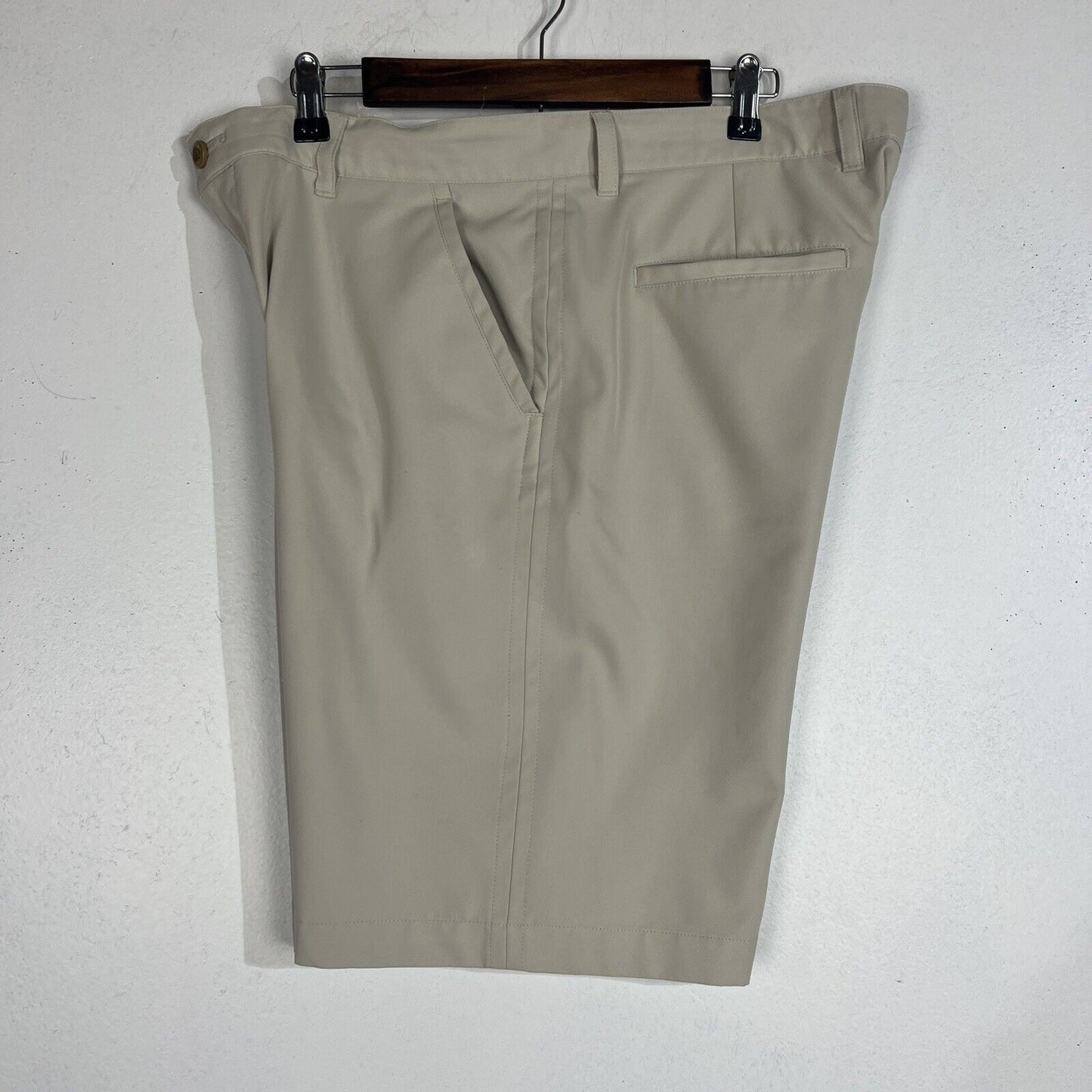 Izod Golf Shorts Men’s Size 36 Khaki (0548)