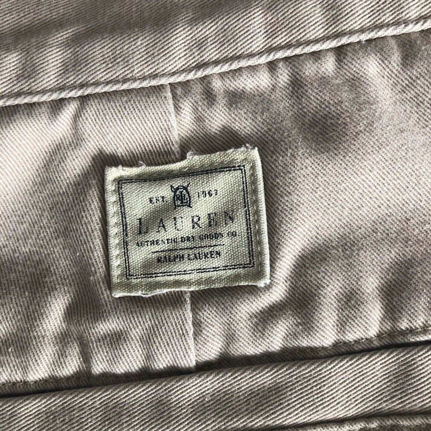 Lauren Ralph Lauren Shorts Womens Size 8 Color Khaki. 0421