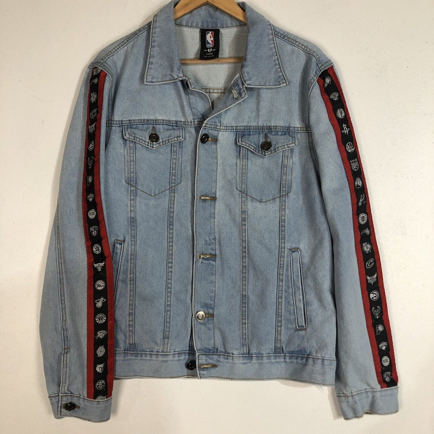 NBA Jean Jacket Men’s Size Large Multicolor (38 Logos On Jacket) Heavyweight