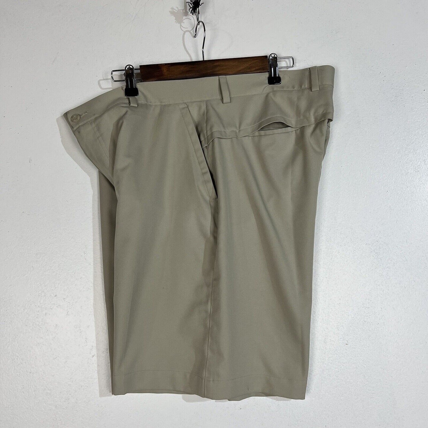 PGA Tour Golf Shorts Mens Size 38 Color Khaki PreOwned