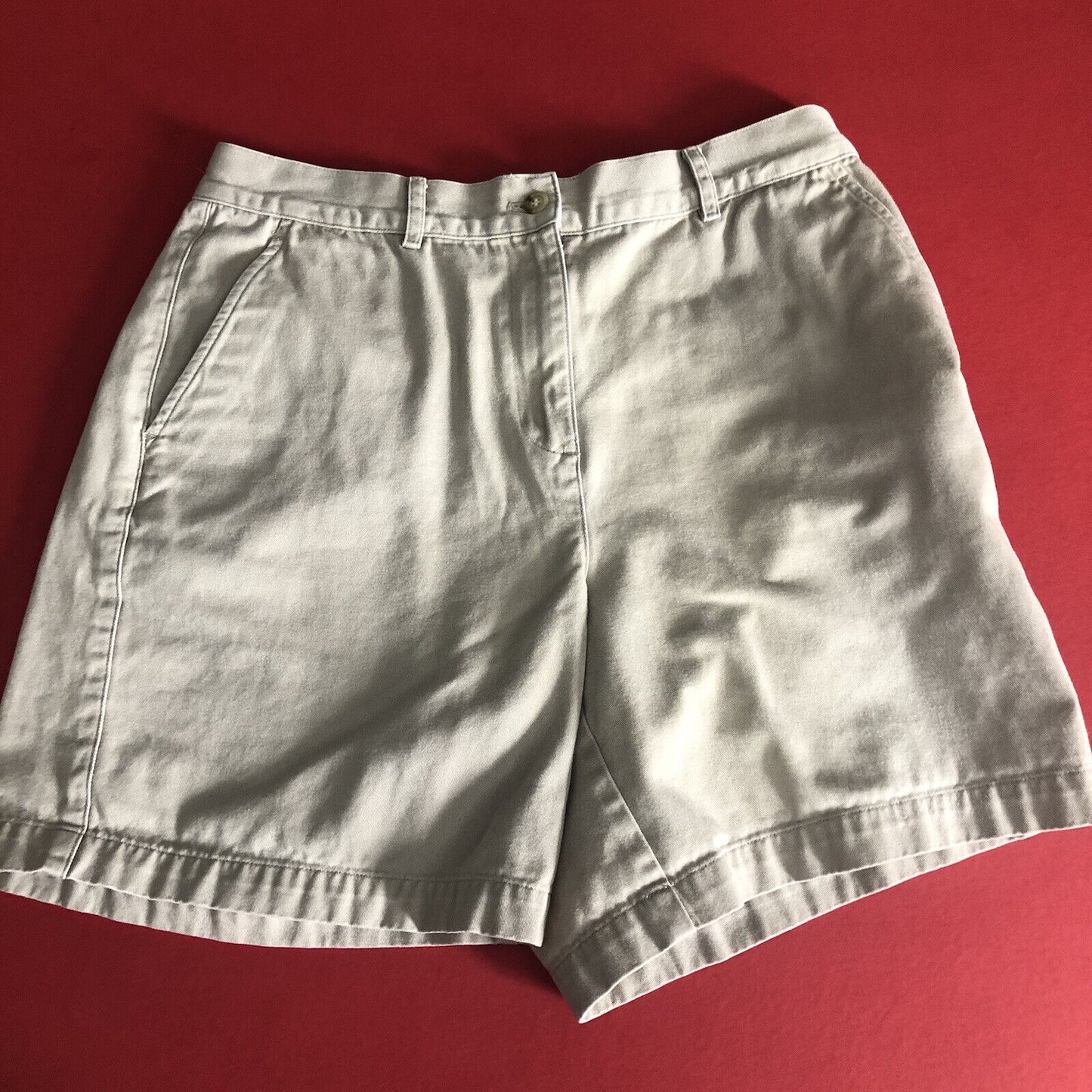Lauren Ralph Lauren Shorts Womens Size 8 Color Khaki. 0421