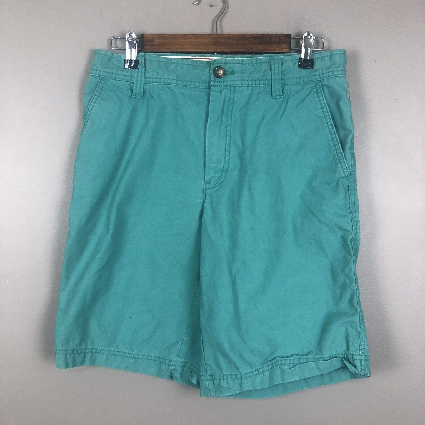 Izod Men’s Chino Shorts Size 30W Color Green