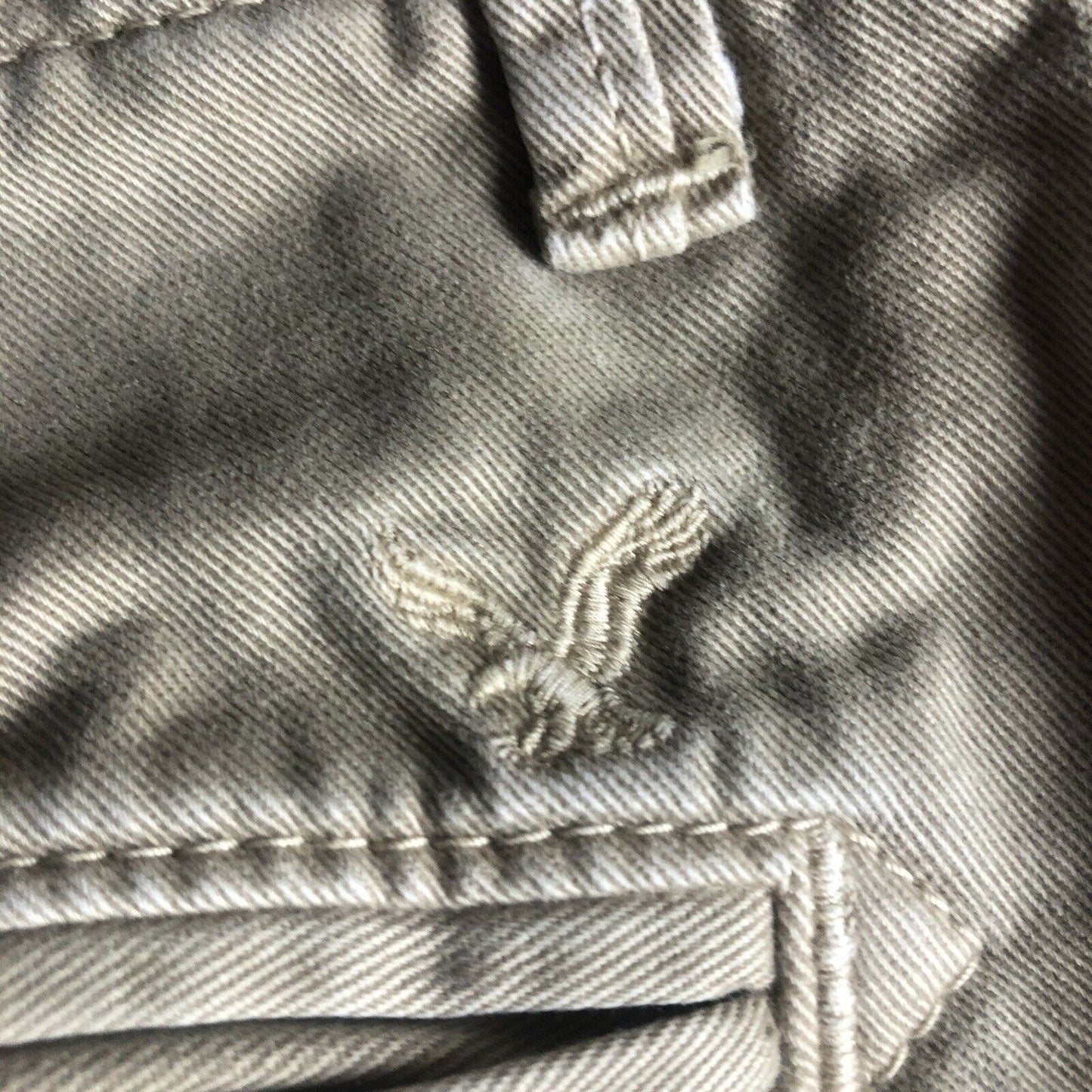 American Eagle Longer Length Shorts Mens Size 28 Color Khaki. 0017