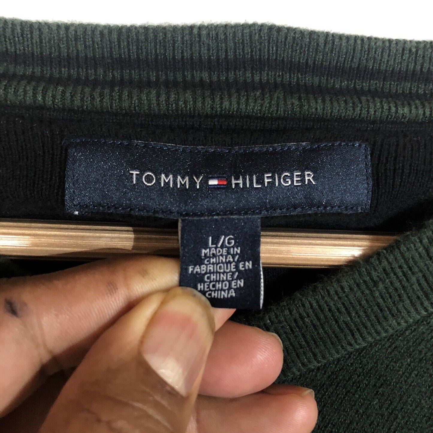 Tommy Hilfiger Sweater Men’s Large Color Green Long Sleeve