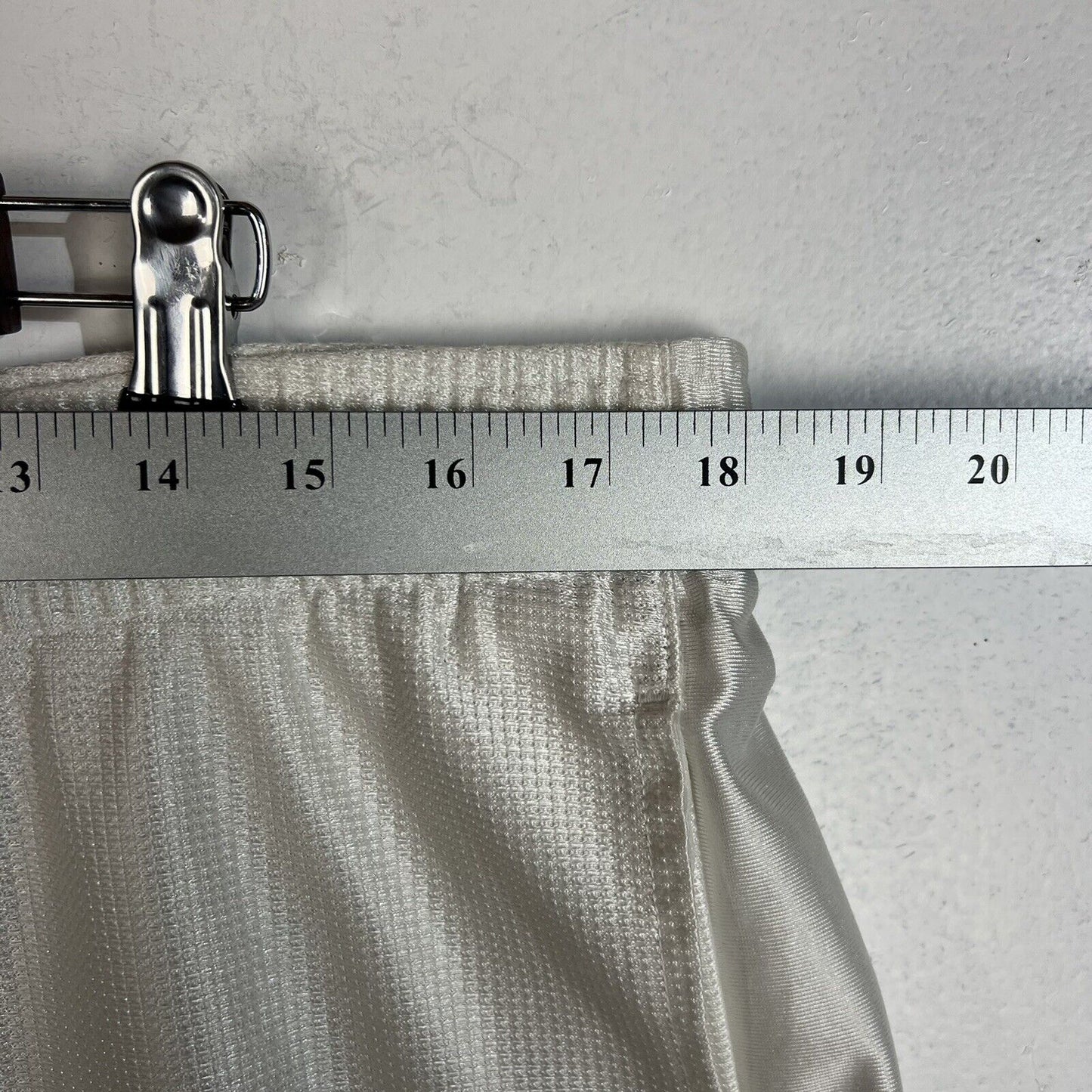 Vintage Nike Men’s Dazzle Basketball Shorts Size L Color White (Pre Owned)