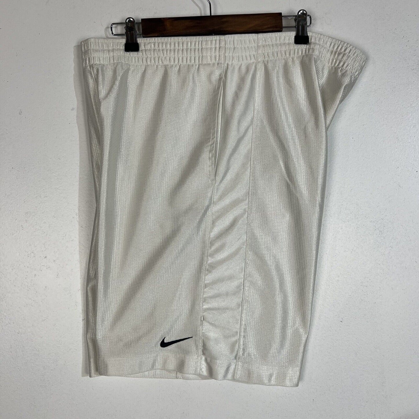 Vintage Nike Men’s Dazzle Basketball Shorts Size L Color White (Pre Owned)