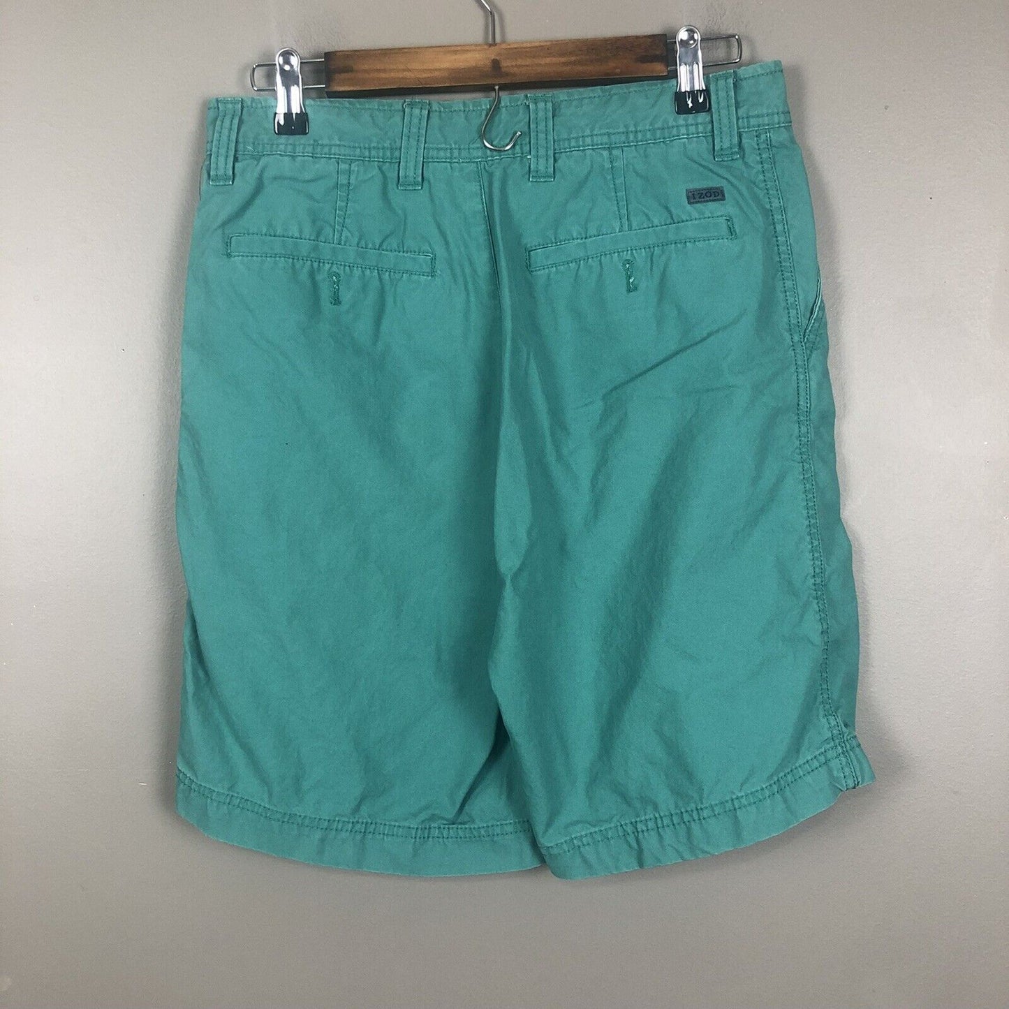 Izod Men’s Chino Shorts Size 30W Color Green