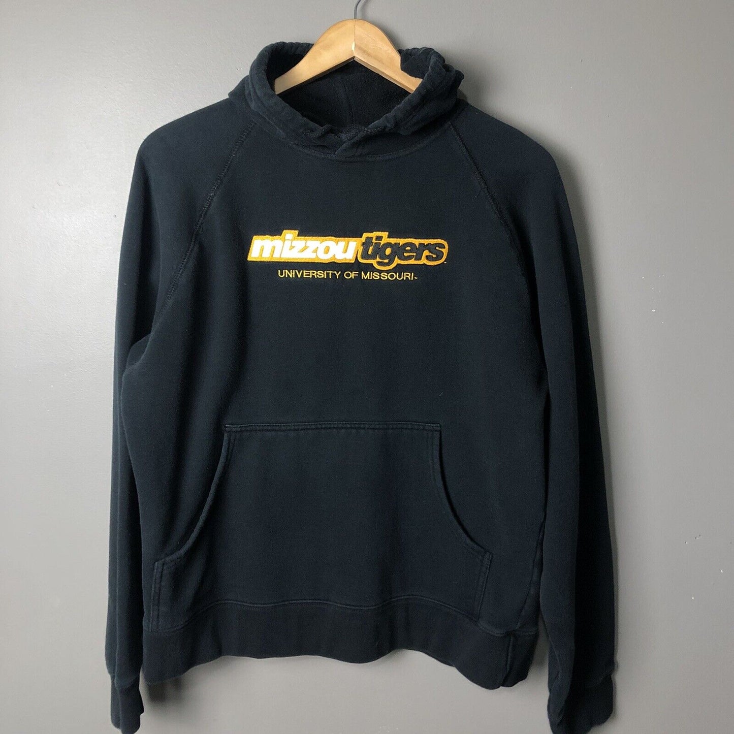 Missouri Mizzou Tigers Pullover Hoodie Women’s Medoum Black Long Sleeve