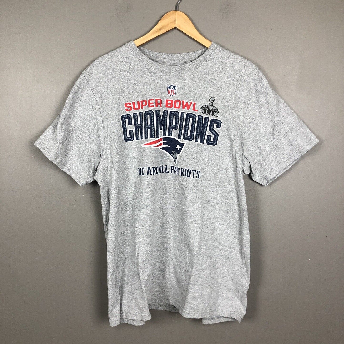 Super Bowl XLIX Champions Men’s T-Shirt Size XL New England Patriots