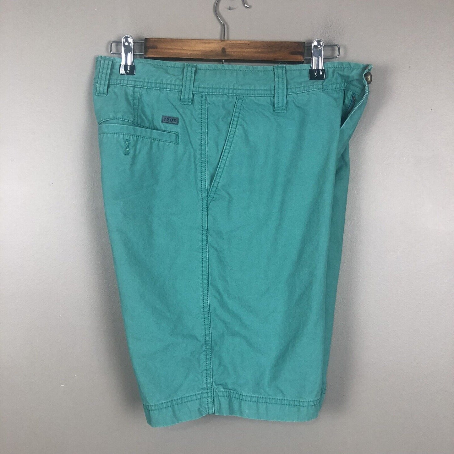 Izod Men’s Chino Shorts Size 30W Color Green