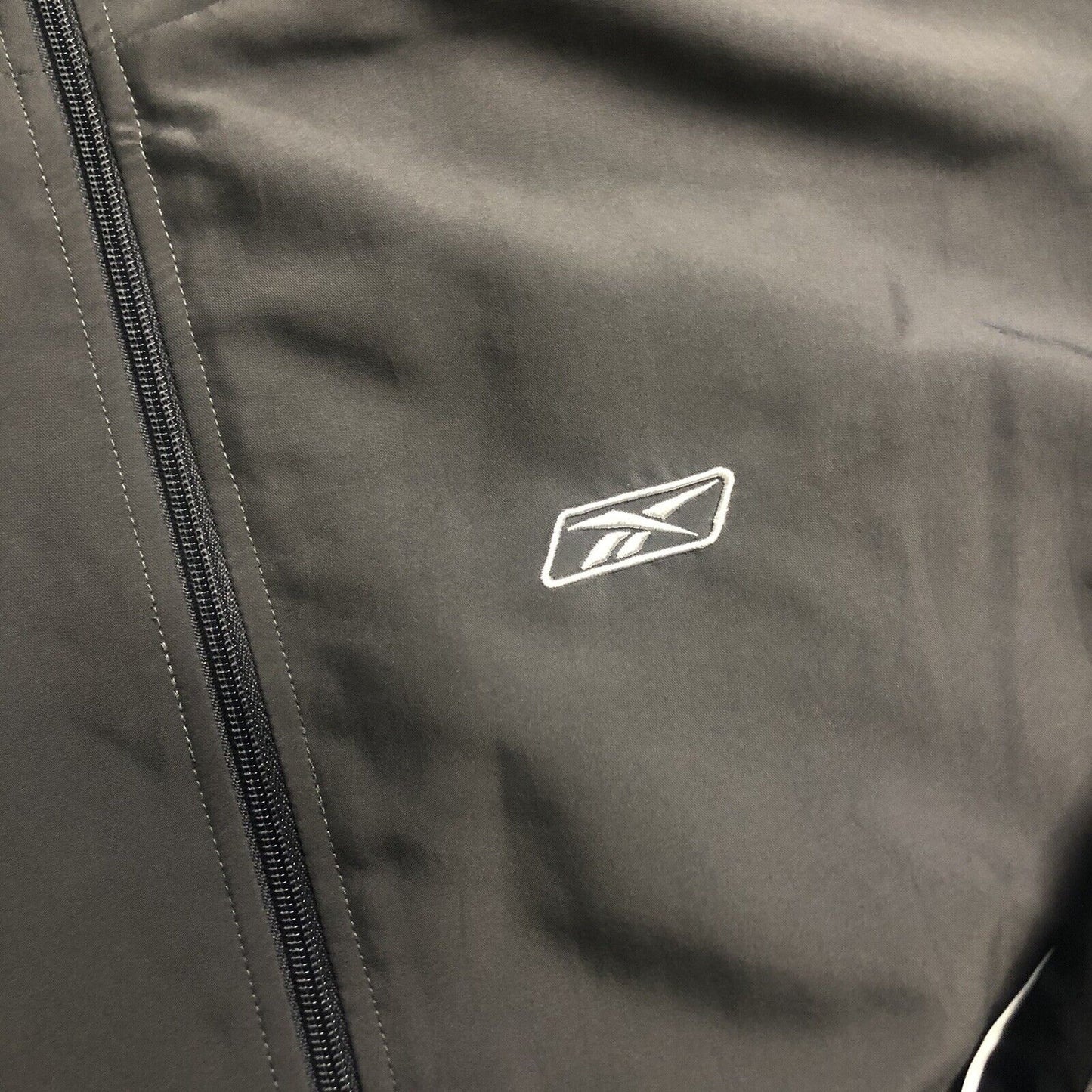 Vintage Reebok Zip Up Winebreaker Men’s L Gray And Black (2106100)