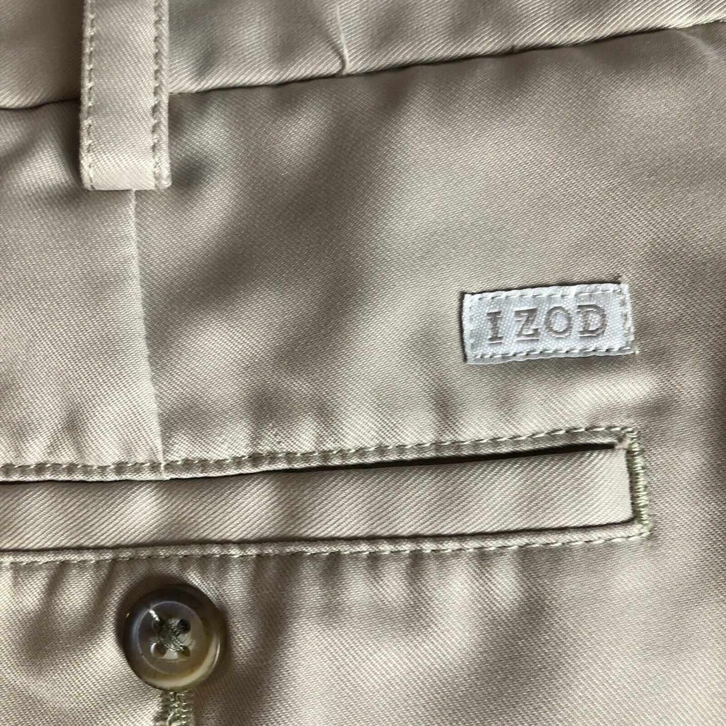 Izod Mens Golf Shorts Size 36 Color Beige Chinos. 1322300