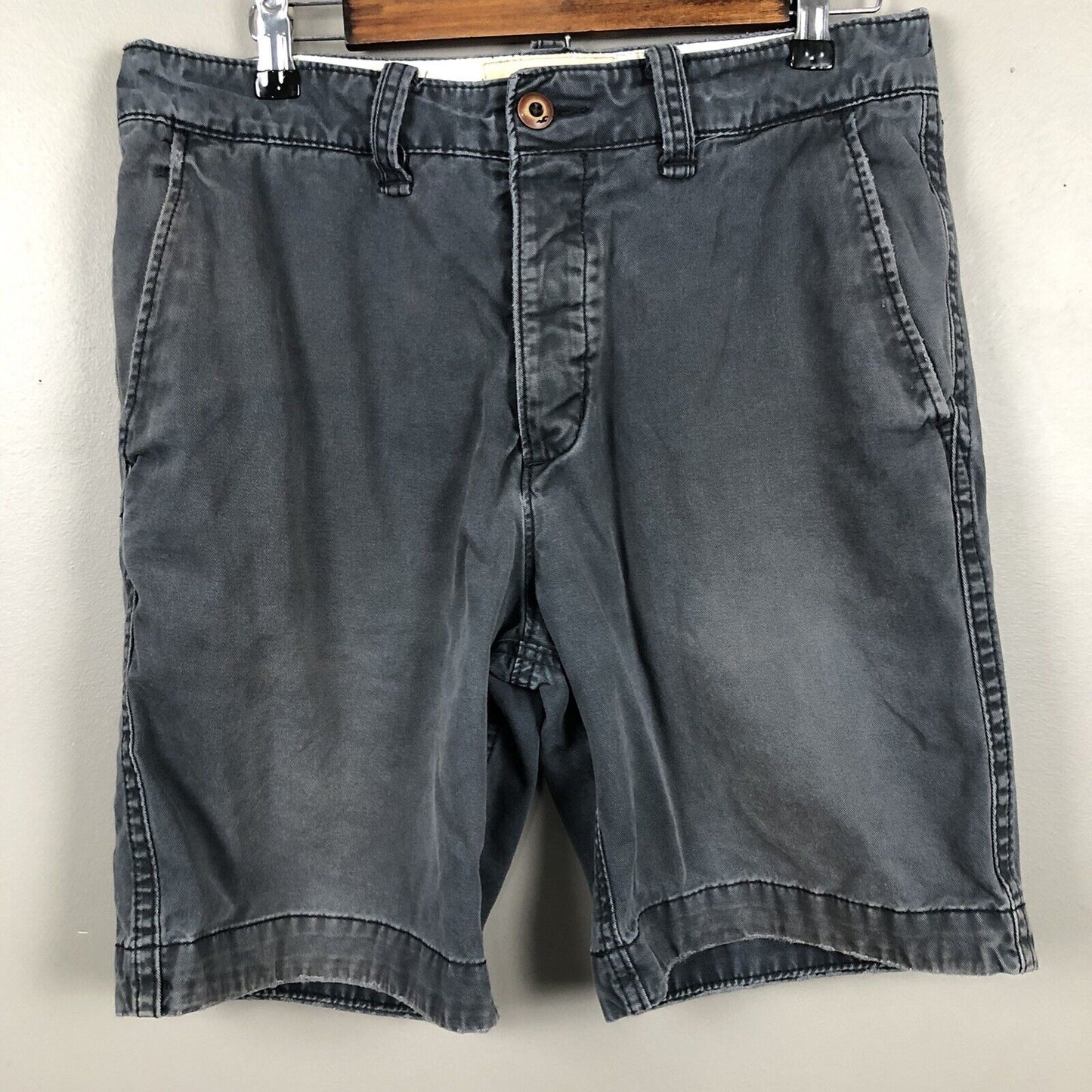 Hollister Men’s Chino Shorts Size 30 Color Gray