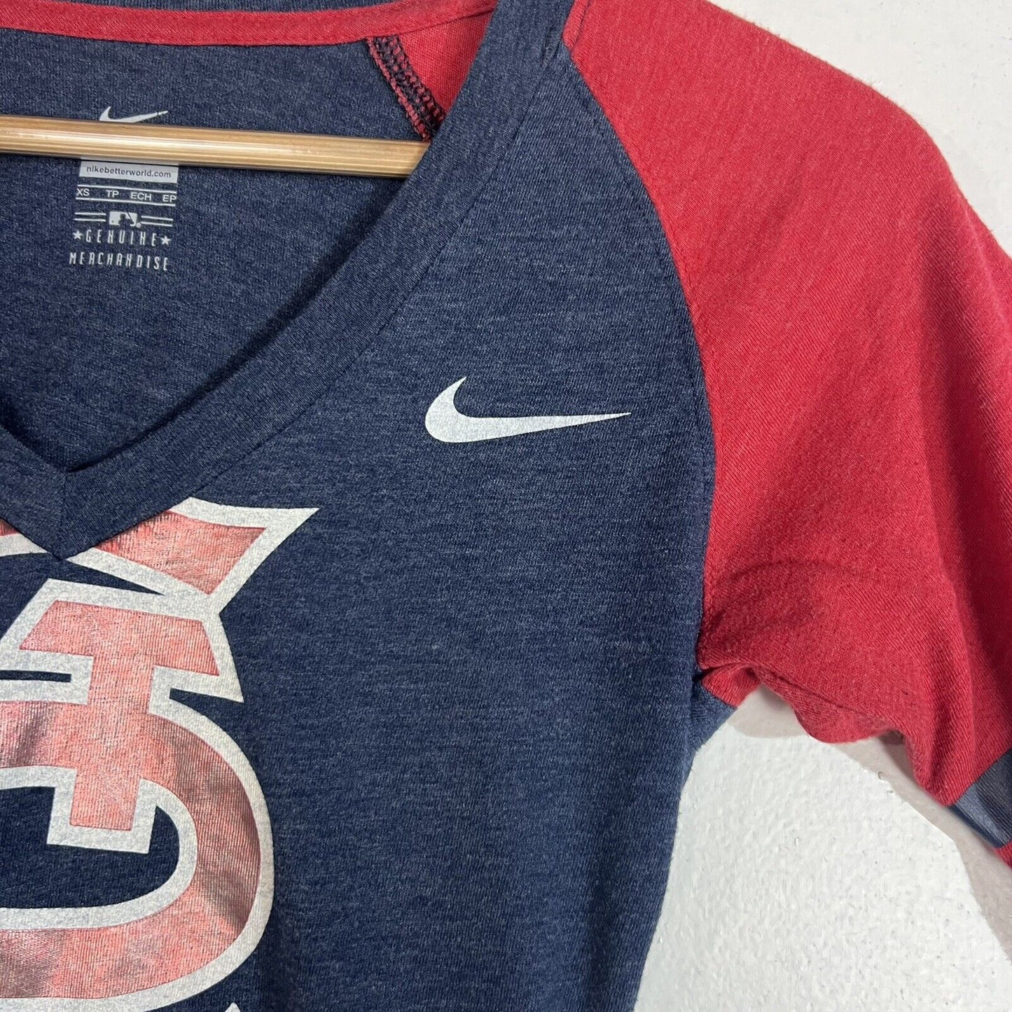 Nike St Louis Cardinals Shirt Women’s Size XS Multicolor Short Sleeve V Neck