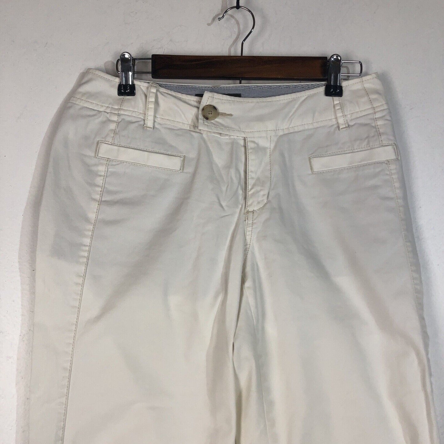Eddie Bauer Capri Pants Women’s Size 6 Color Ivory (Blakely Fit)