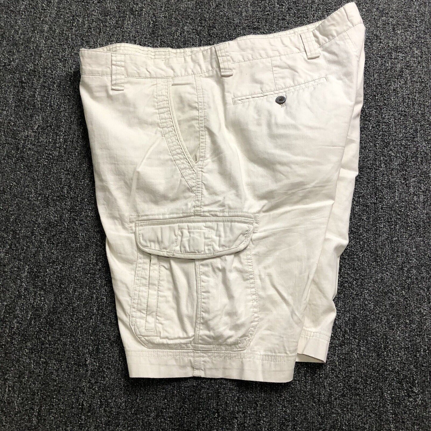 CHAPS Shorts Mens Size 36 Color Khaki 1407300