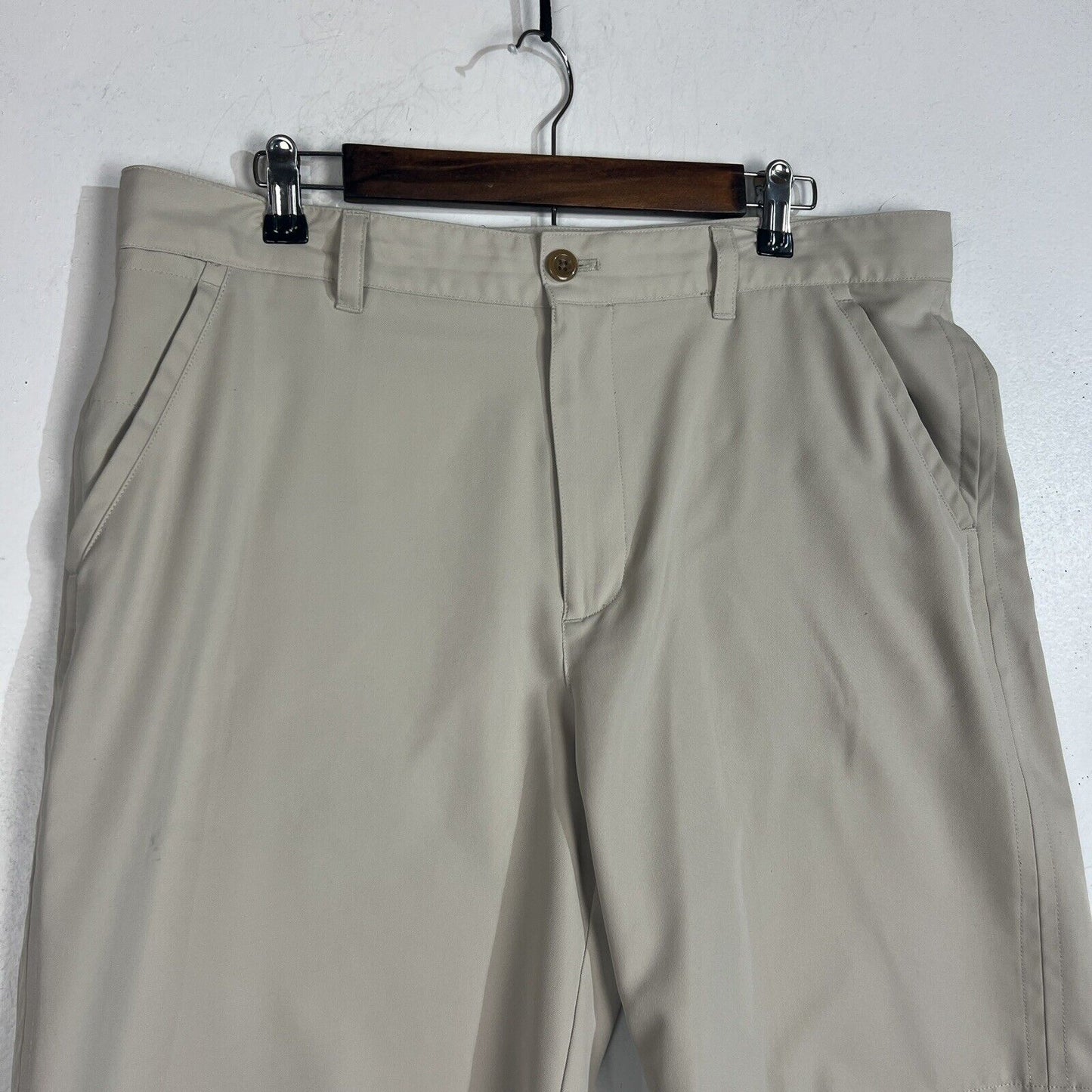 Izod Golf Shorts Men’s Size 36 Khaki (0548)