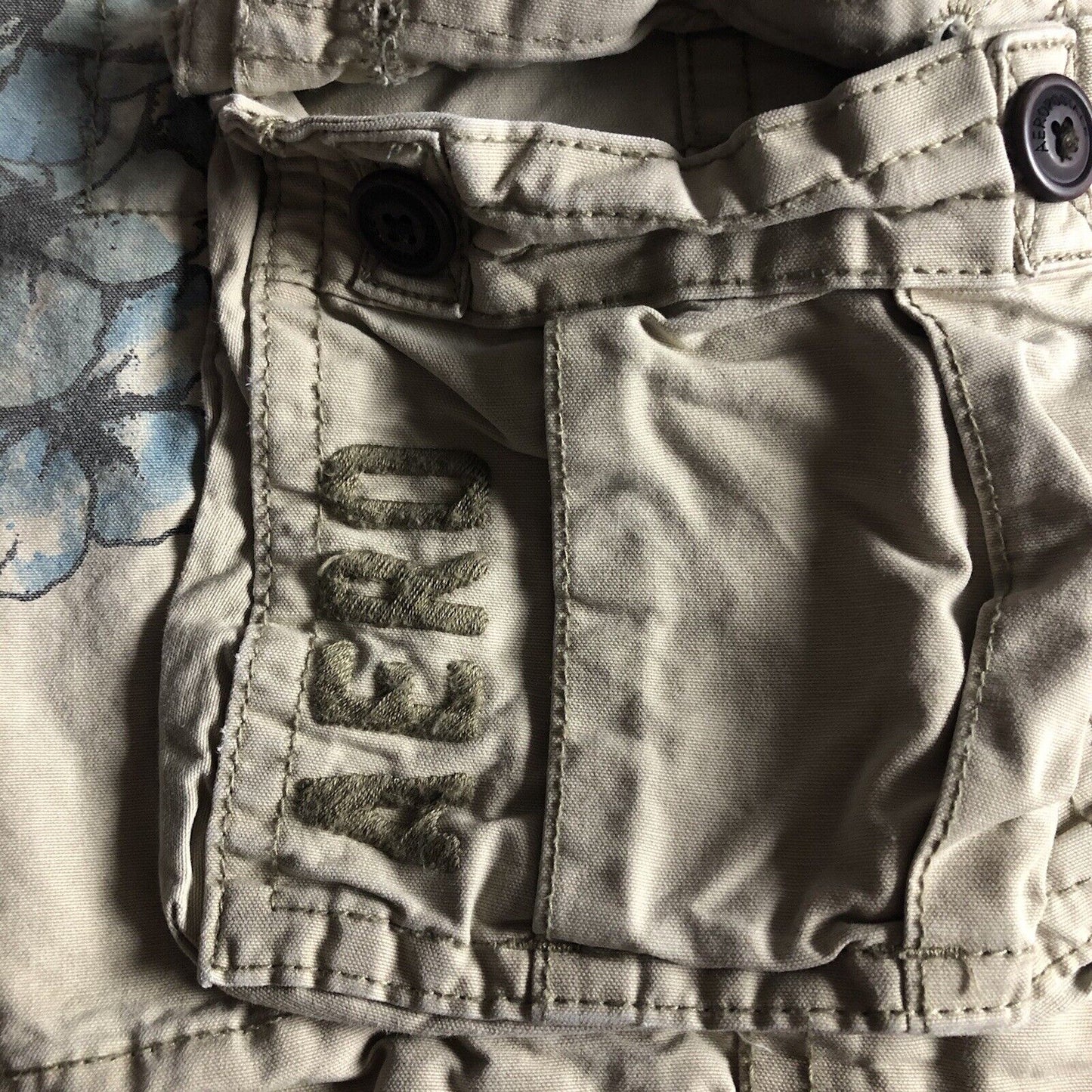 Aeropostale Shorts Mens Size 28 Color Khaki/Blue 0110