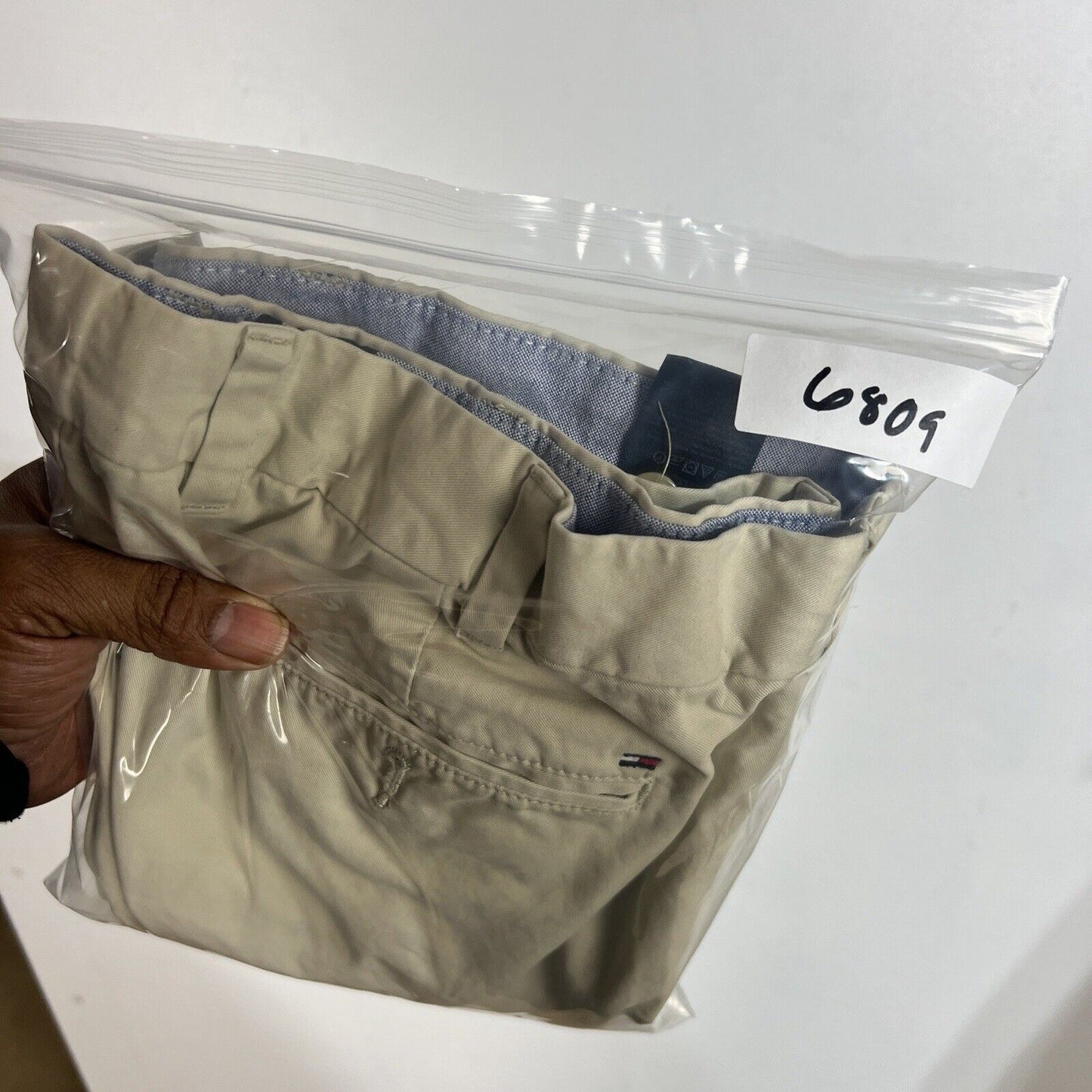 Tommy Hilfiger Chino Shorts Men’s Size 38 Color Beige Flat Front