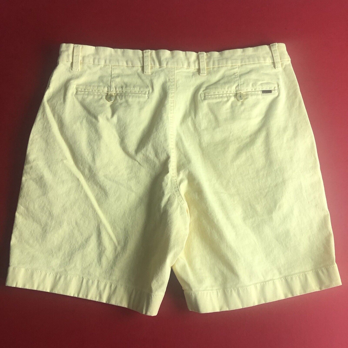 Chaps Shorts Stretch Mens Size 36 Color Yellow. 0024