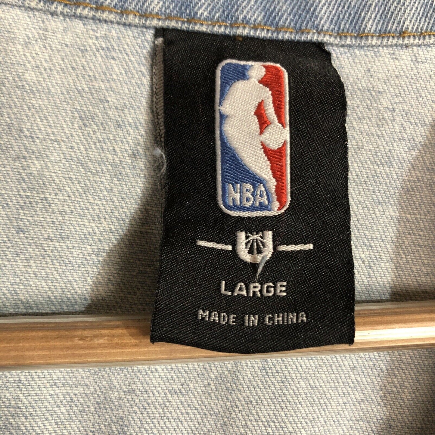 NBA Jean Jacket Men’s Size Large Multicolor (38 Logos On Jacket) Heavyweight