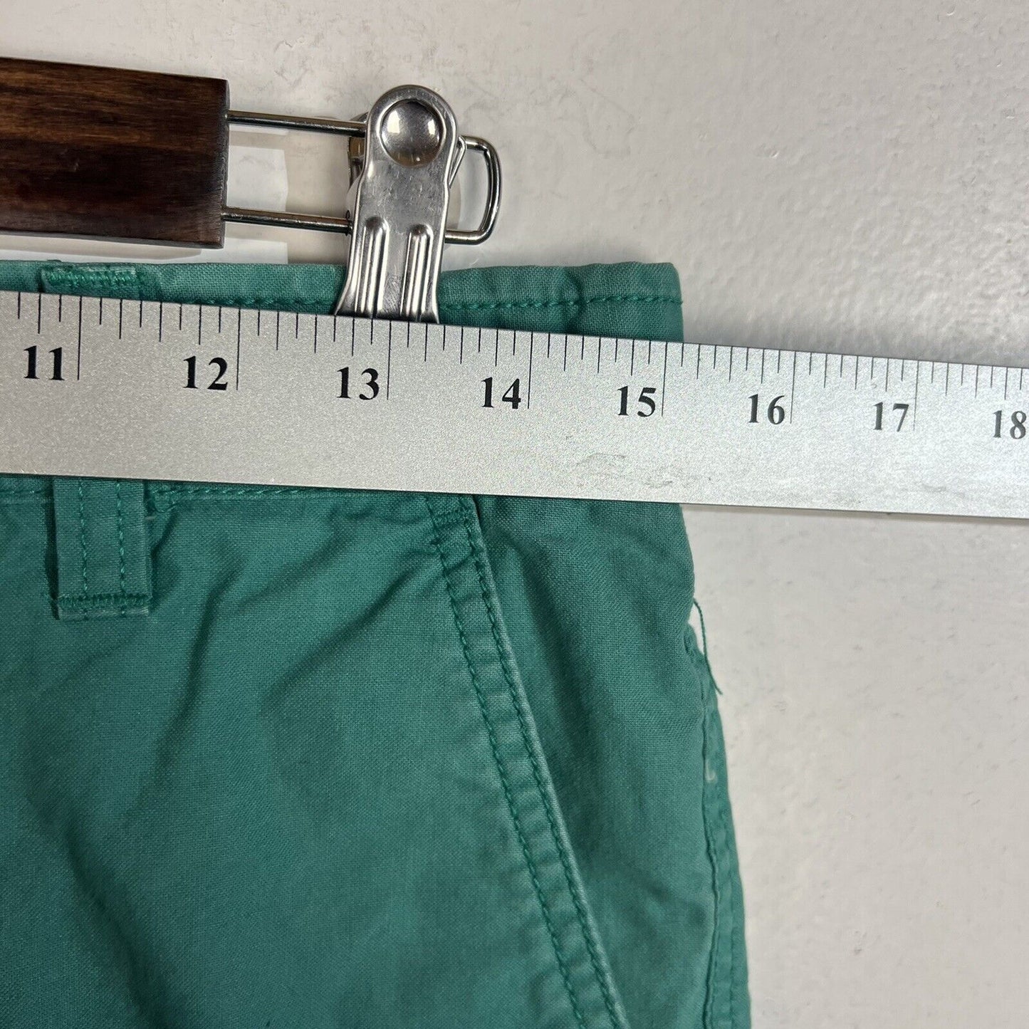 Izod Men’s Seaside Poplin Chino Short Size 30w Color Green (Pre Owned)