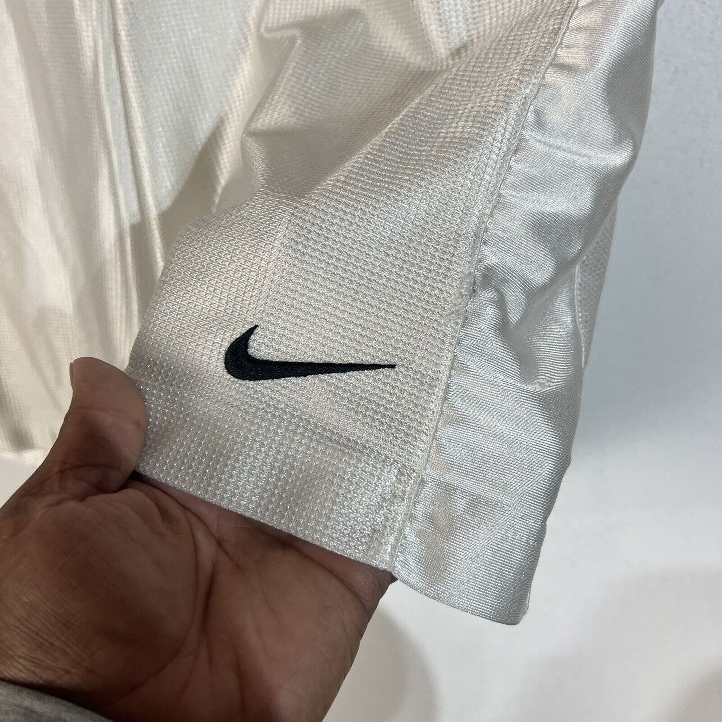 Vintage Nike Men’s Dazzle Basketball Shorts Size L Color White (Pre Owned)