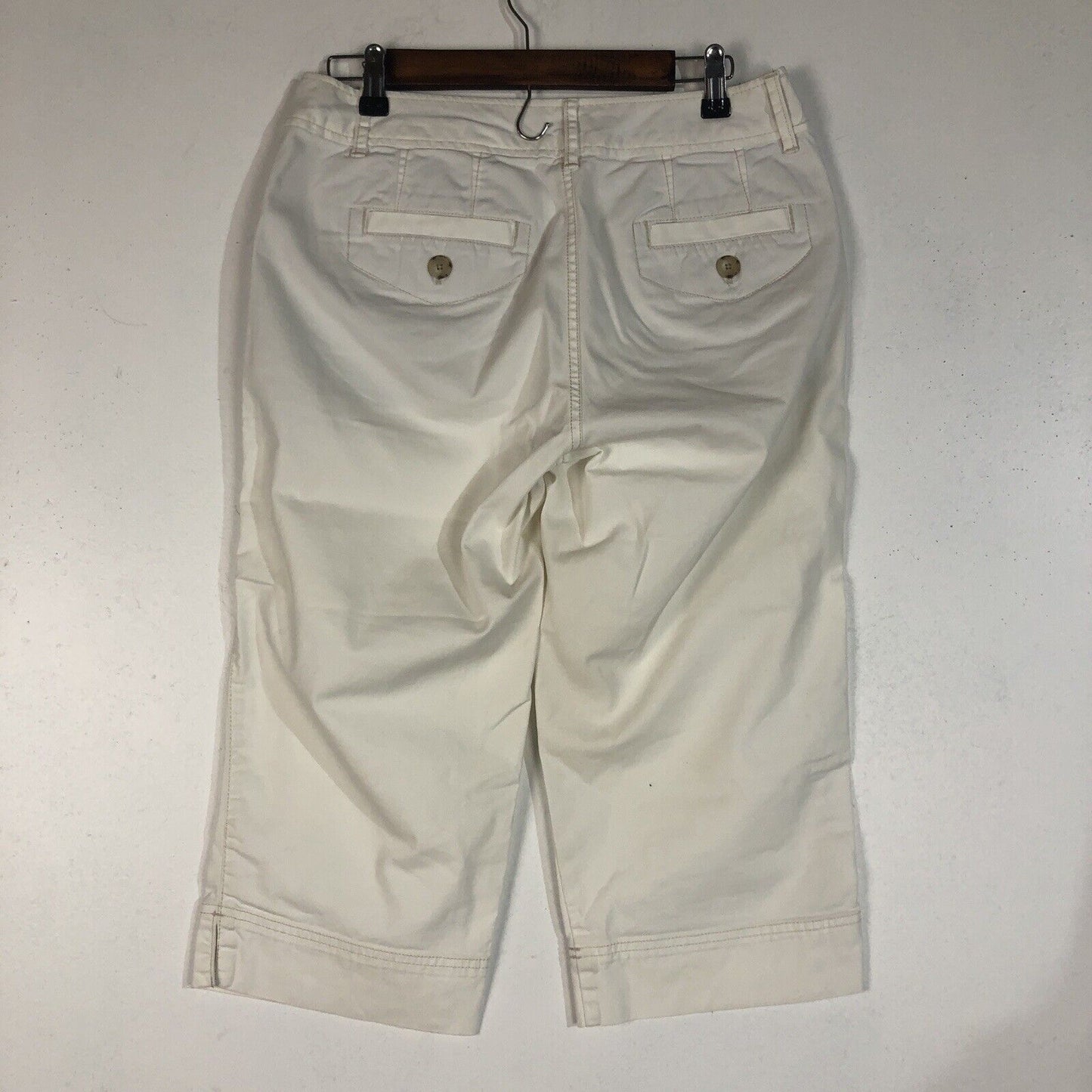 Eddie Bauer Capri Pants Women’s Size 6 Color Ivory (Blakely Fit)