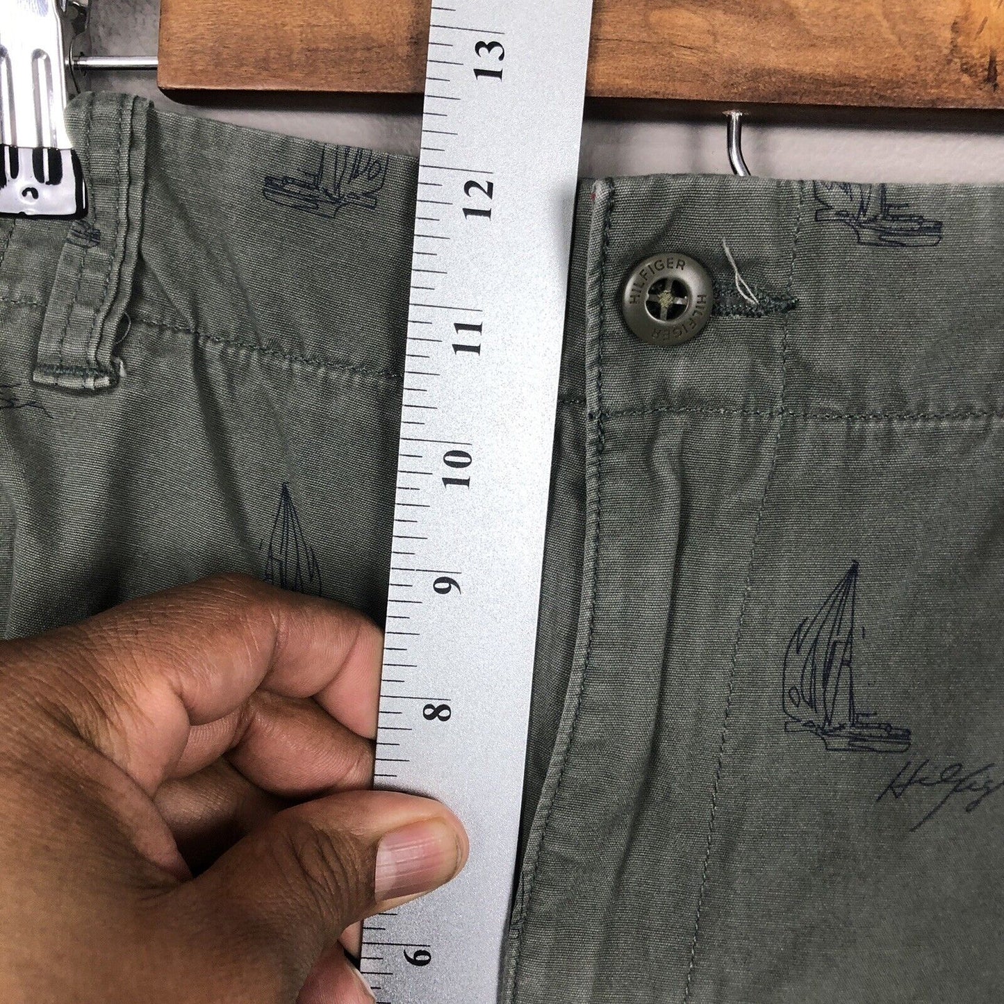 Tommy Hilfiger Men’s Cargo Shorts Size 35w Green Nautical Theme Casual