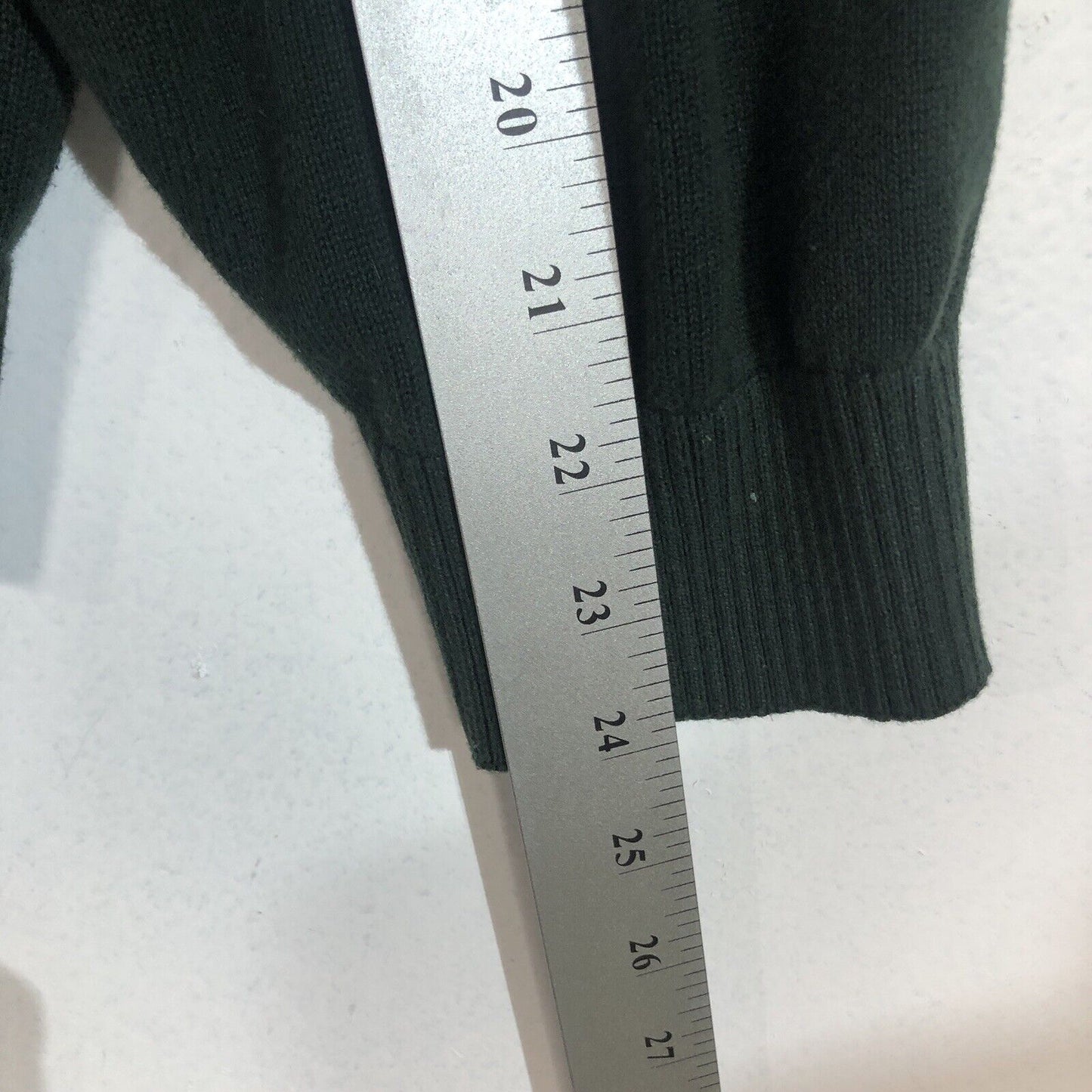 Tommy Hilfiger Sweater Men’s Large Color Green Long Sleeve